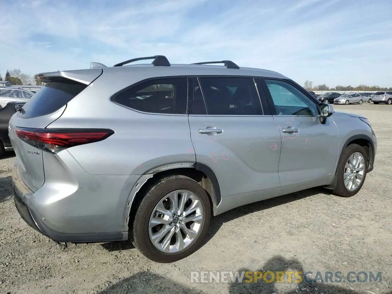 3 fotografías del automóvil dañado 5TDXBRCH8NS543728 TOYOTA HIGHLANDER 2022