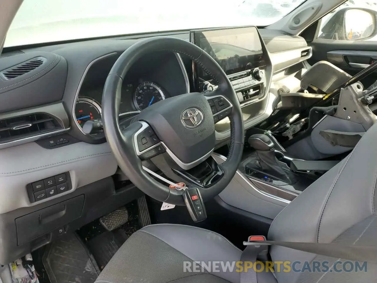 8 fotografías del automóvil dañado 5TDXBRCH8NS543728 TOYOTA HIGHLANDER 2022