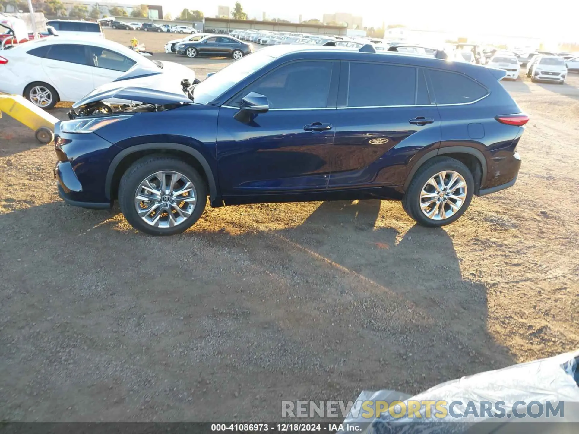 13 fotografías del automóvil dañado 5TDYZRAH4NS130658 TOYOTA HIGHLANDER 2022