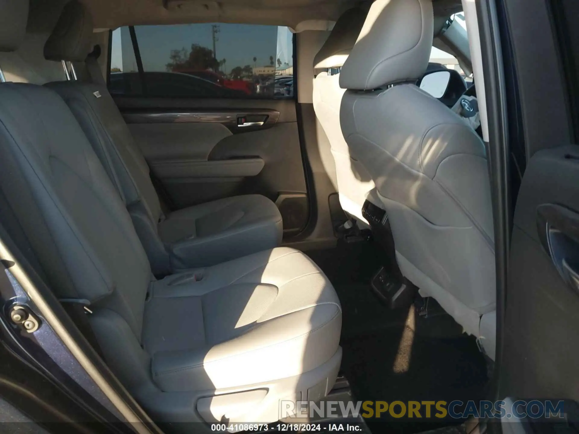 8 fotografías del automóvil dañado 5TDYZRAH4NS130658 TOYOTA HIGHLANDER 2022