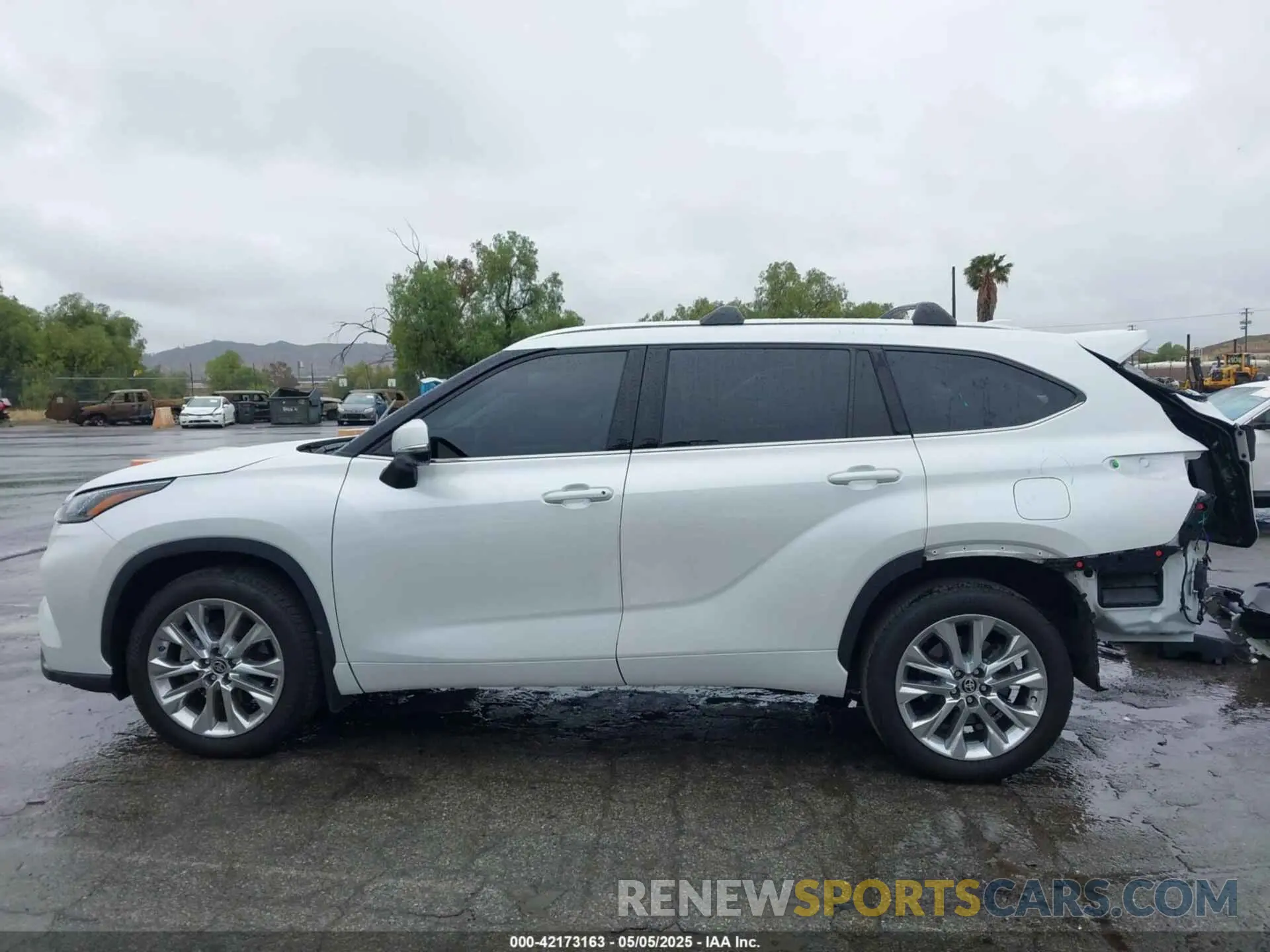 15 fotografías del automóvil dañado 5TDYZRAH9NS115217 TOYOTA HIGHLANDER 2022