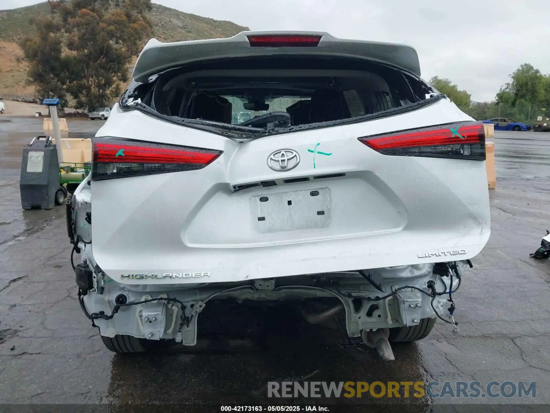 17 fotografías del automóvil dañado 5TDYZRAH9NS115217 TOYOTA HIGHLANDER 2022