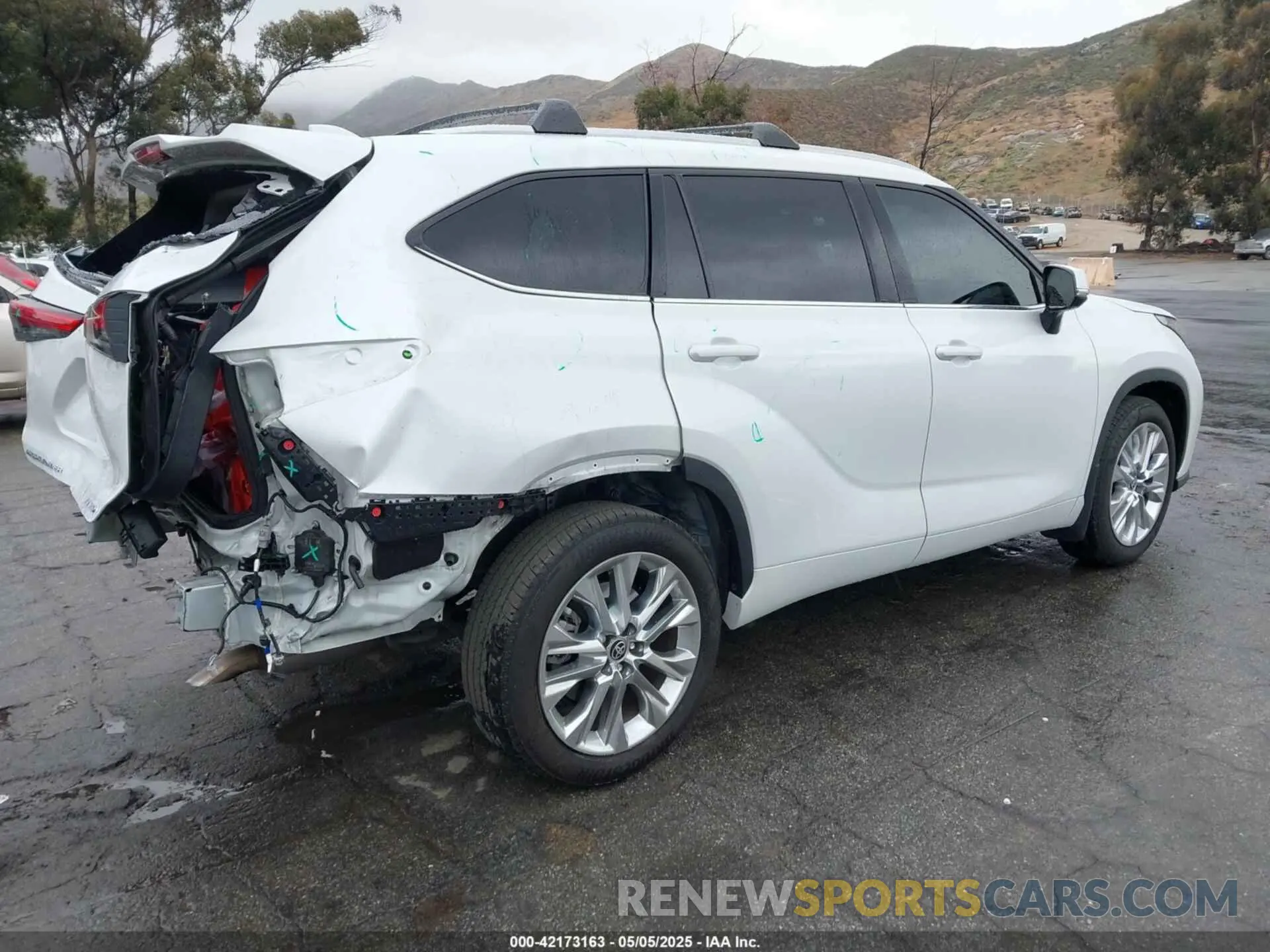 4 fotografías del automóvil dañado 5TDYZRAH9NS115217 TOYOTA HIGHLANDER 2022