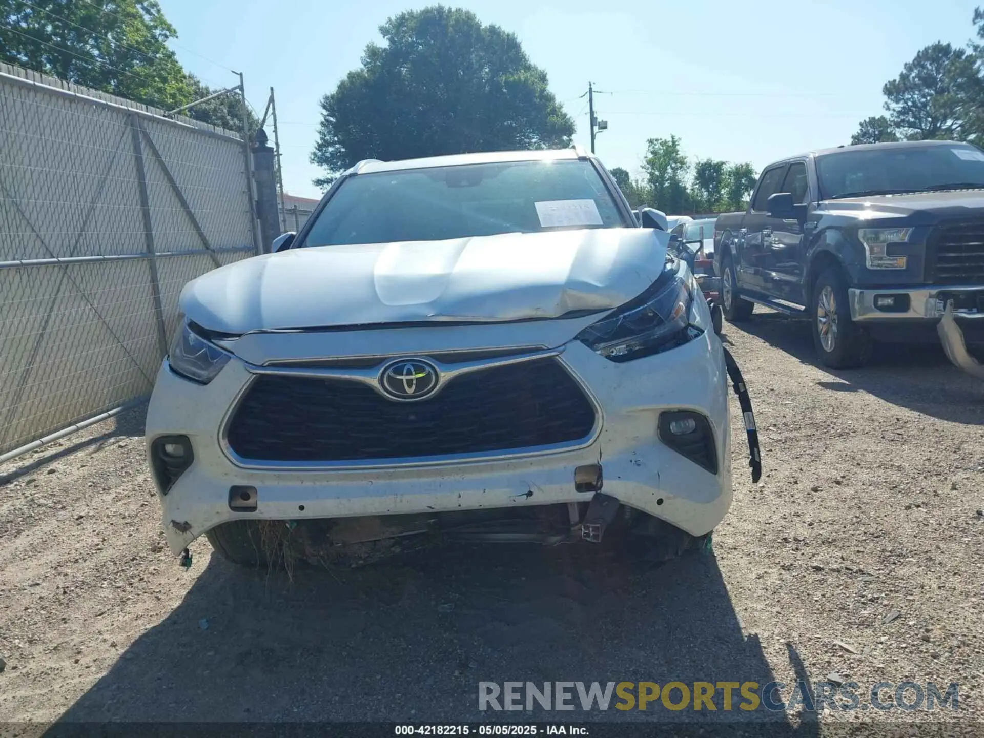 13 fotografías del automóvil dañado 5TDYZRAHXNS124332 TOYOTA HIGHLANDER 2022