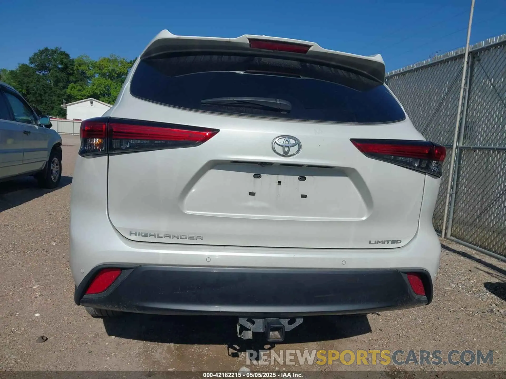 17 fotografías del automóvil dañado 5TDYZRAHXNS124332 TOYOTA HIGHLANDER 2022