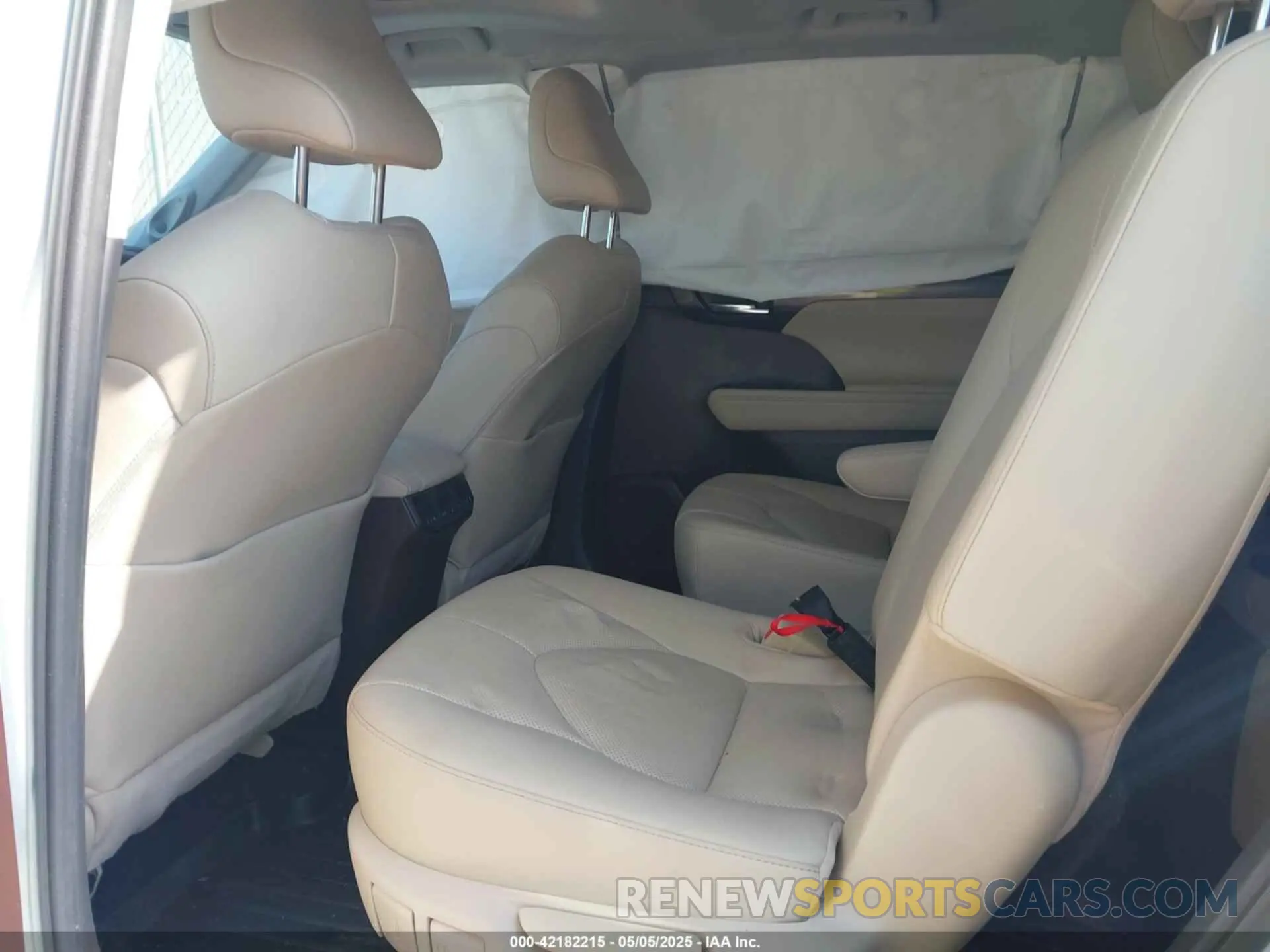 8 fotografías del automóvil dañado 5TDYZRAHXNS124332 TOYOTA HIGHLANDER 2022