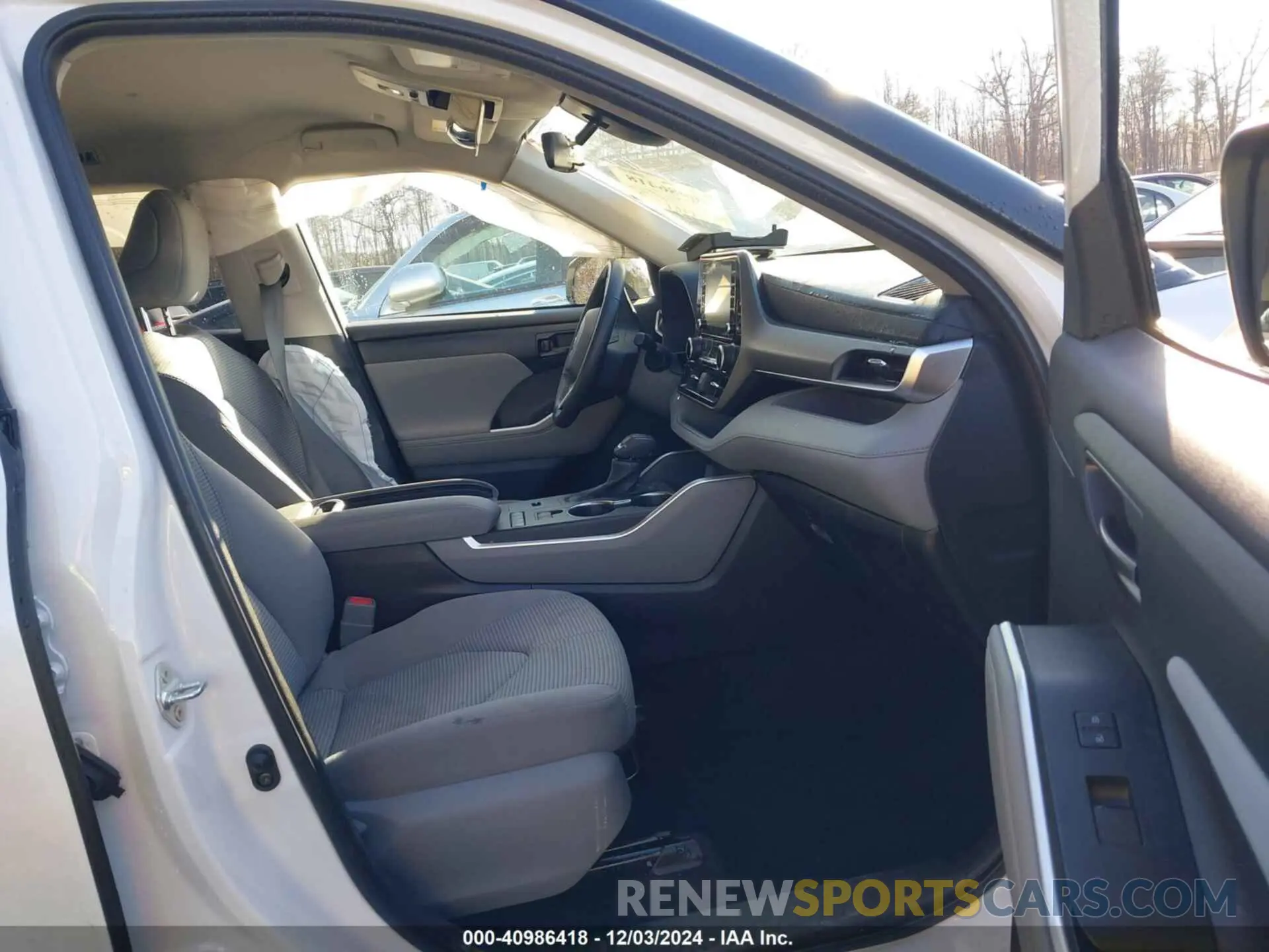 5 fotografías del automóvil dañado 5TDZARAH0NS016295 TOYOTA HIGHLANDER 2022