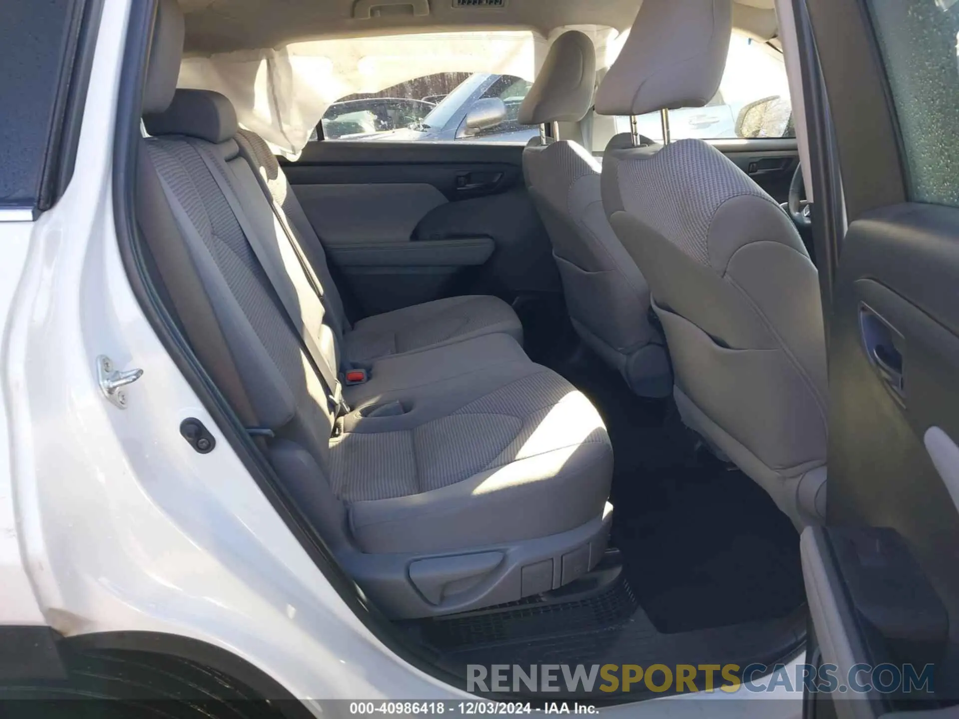 8 fotografías del automóvil dañado 5TDZARAH0NS016295 TOYOTA HIGHLANDER 2022