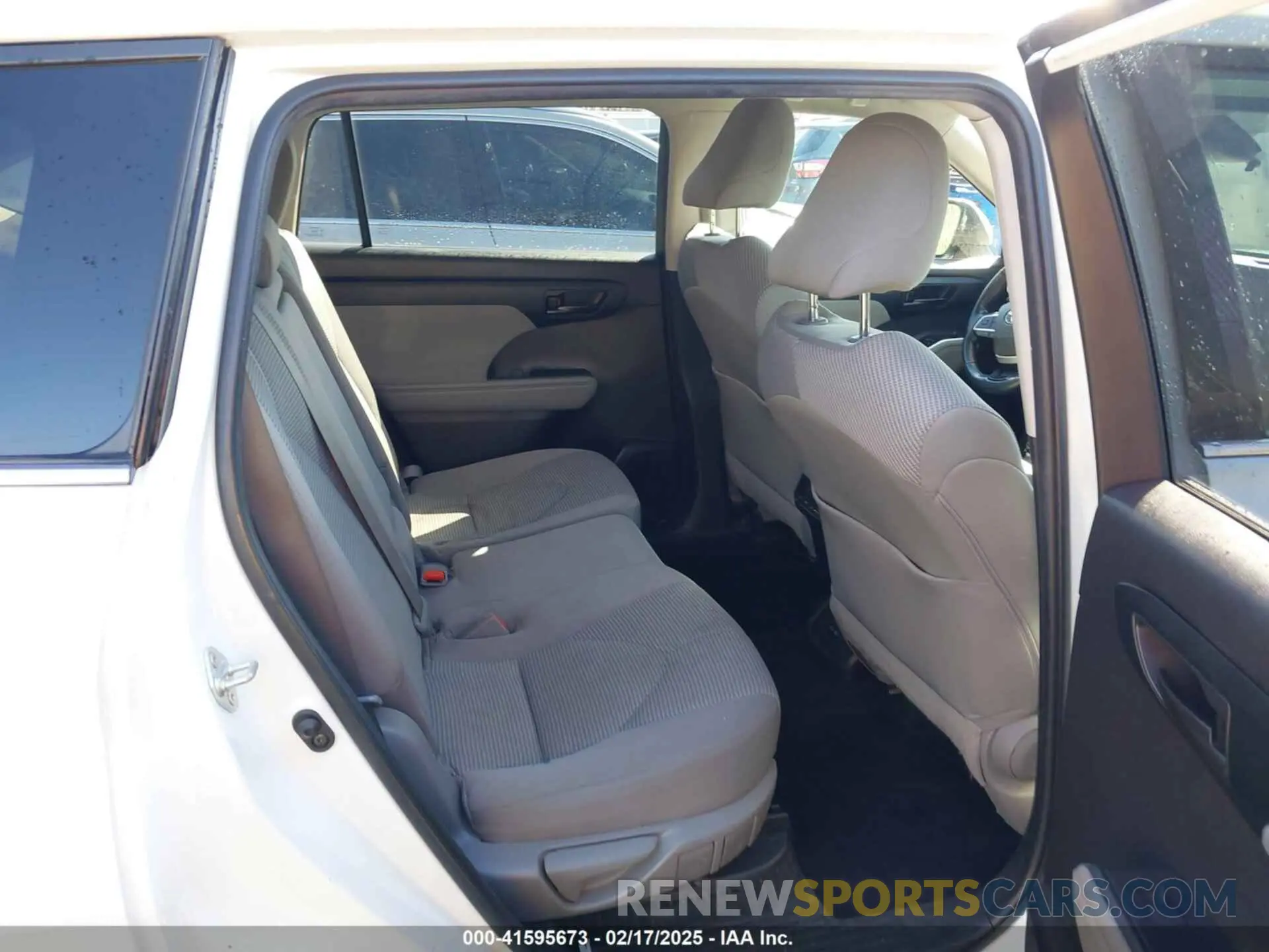 8 fotografías del automóvil dañado 5TDZARAH1NS016287 TOYOTA HIGHLANDER 2022