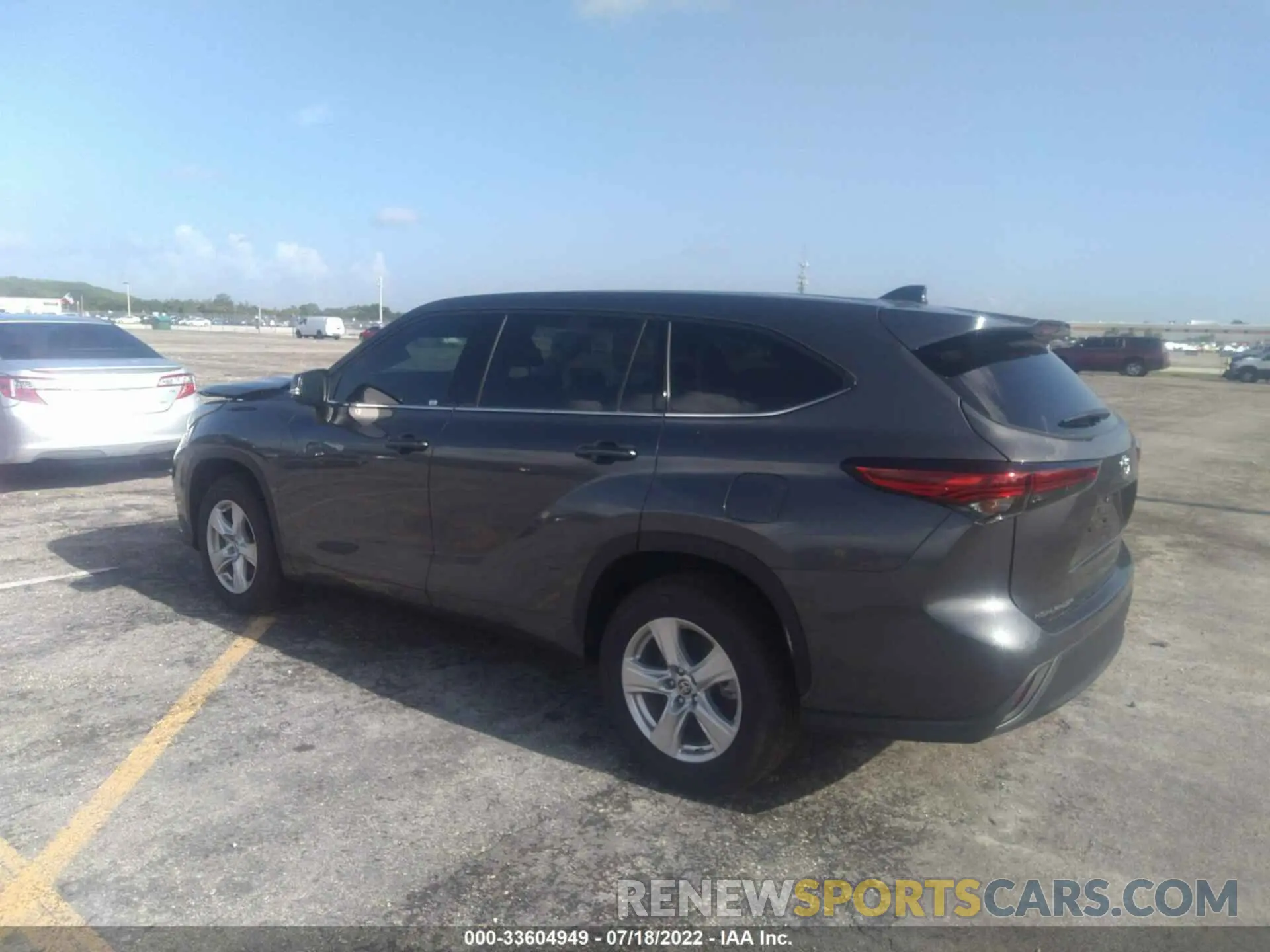 3 fotografías del automóvil dañado 5TDZZRAH0NS091412 TOYOTA HIGHLANDER 2022