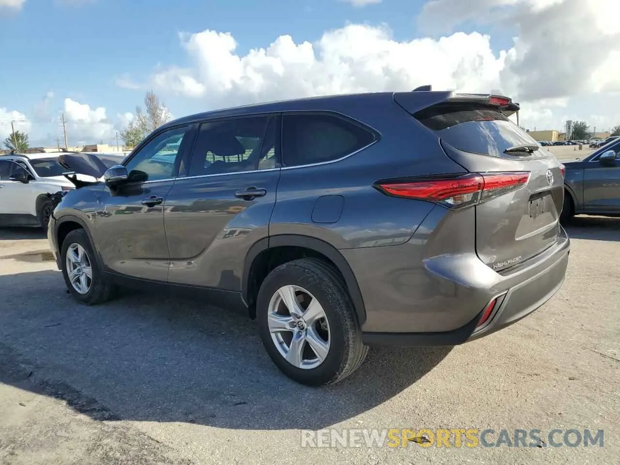 2 fotografías del automóvil dañado 5TDZZRAH0NS100657 TOYOTA HIGHLANDER 2022