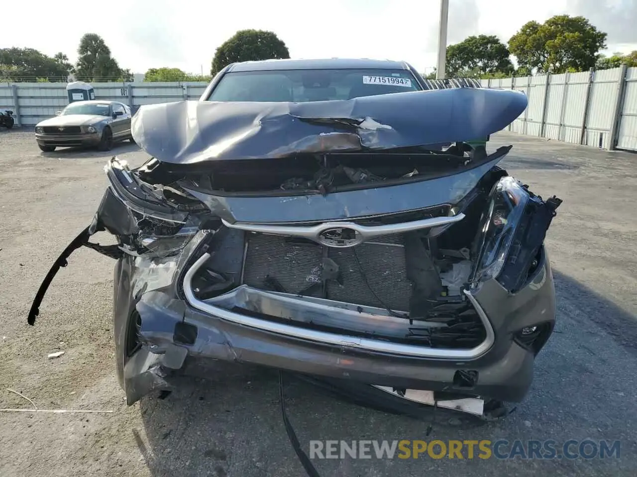 5 fotografías del automóvil dañado 5TDZZRAH0NS100657 TOYOTA HIGHLANDER 2022