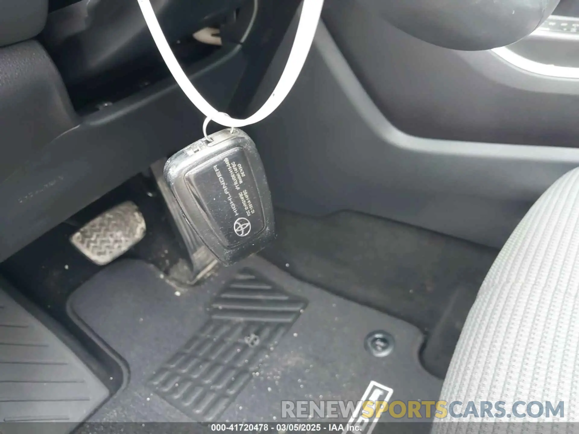 11 fotografías del automóvil dañado 5TDZZRAH0NS553211 TOYOTA HIGHLANDER 2022