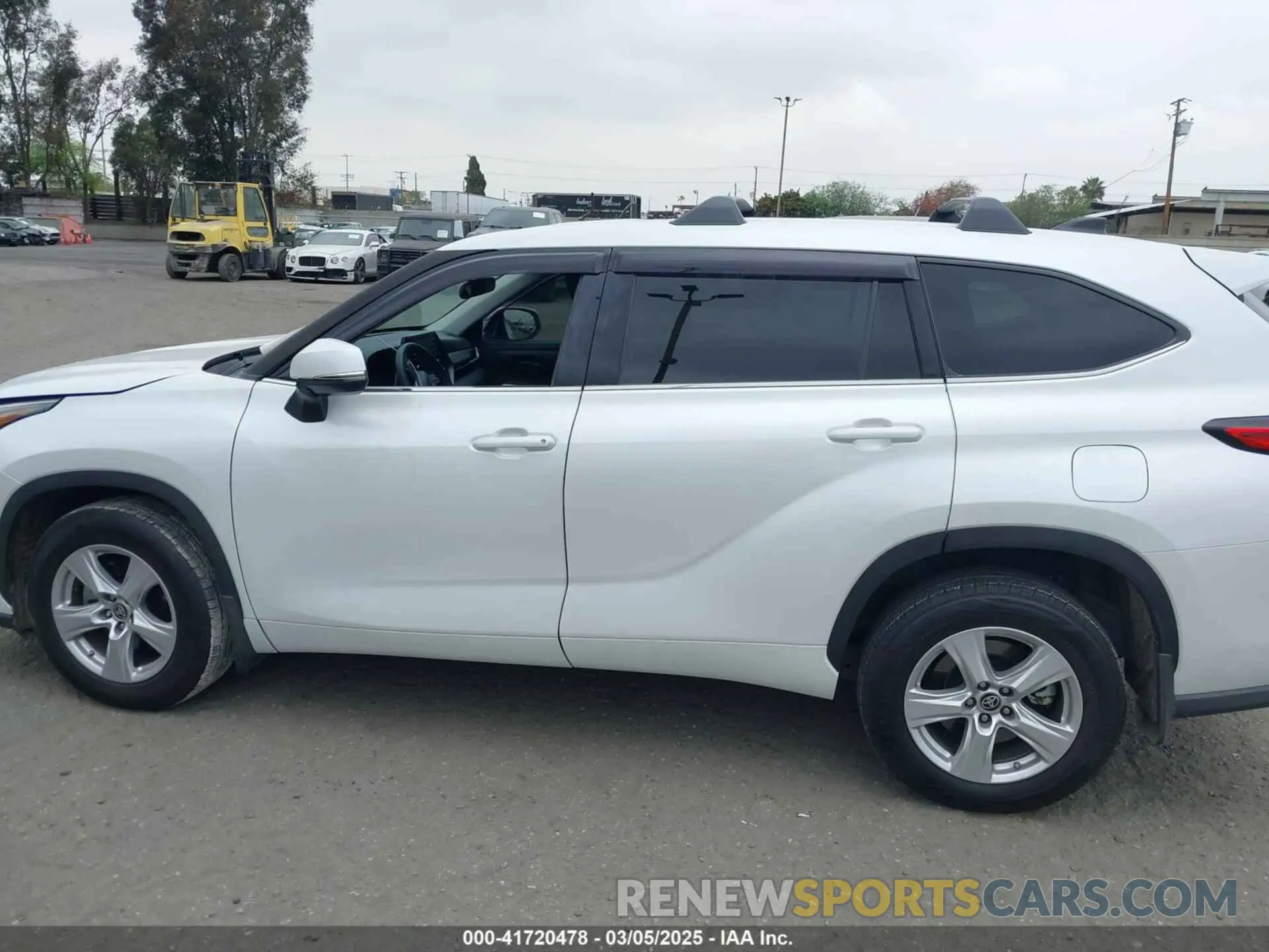 15 fotografías del automóvil dañado 5TDZZRAH0NS553211 TOYOTA HIGHLANDER 2022