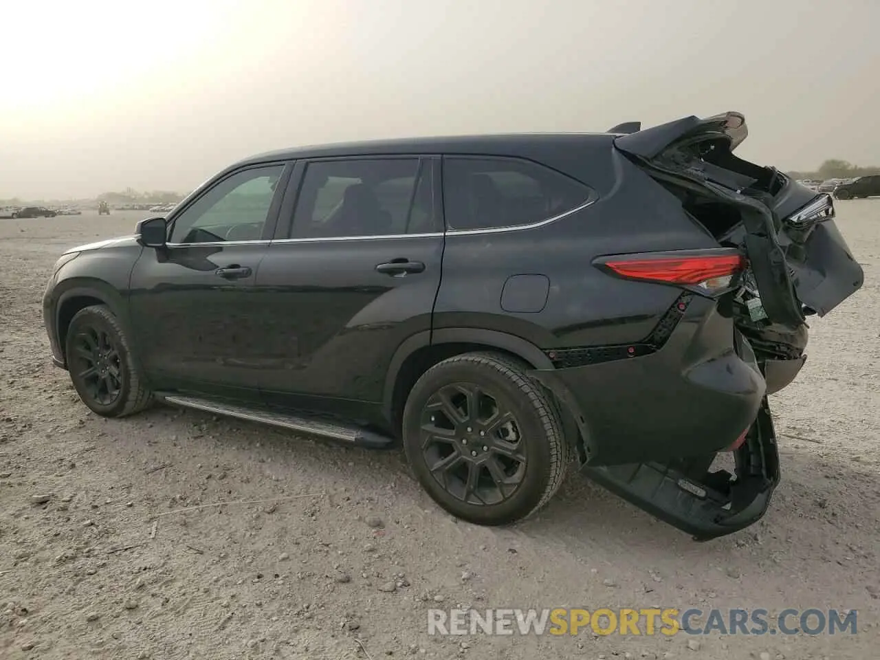 2 fotografías del automóvil dañado 5TDZZRAH3NS109790 TOYOTA HIGHLANDER 2022