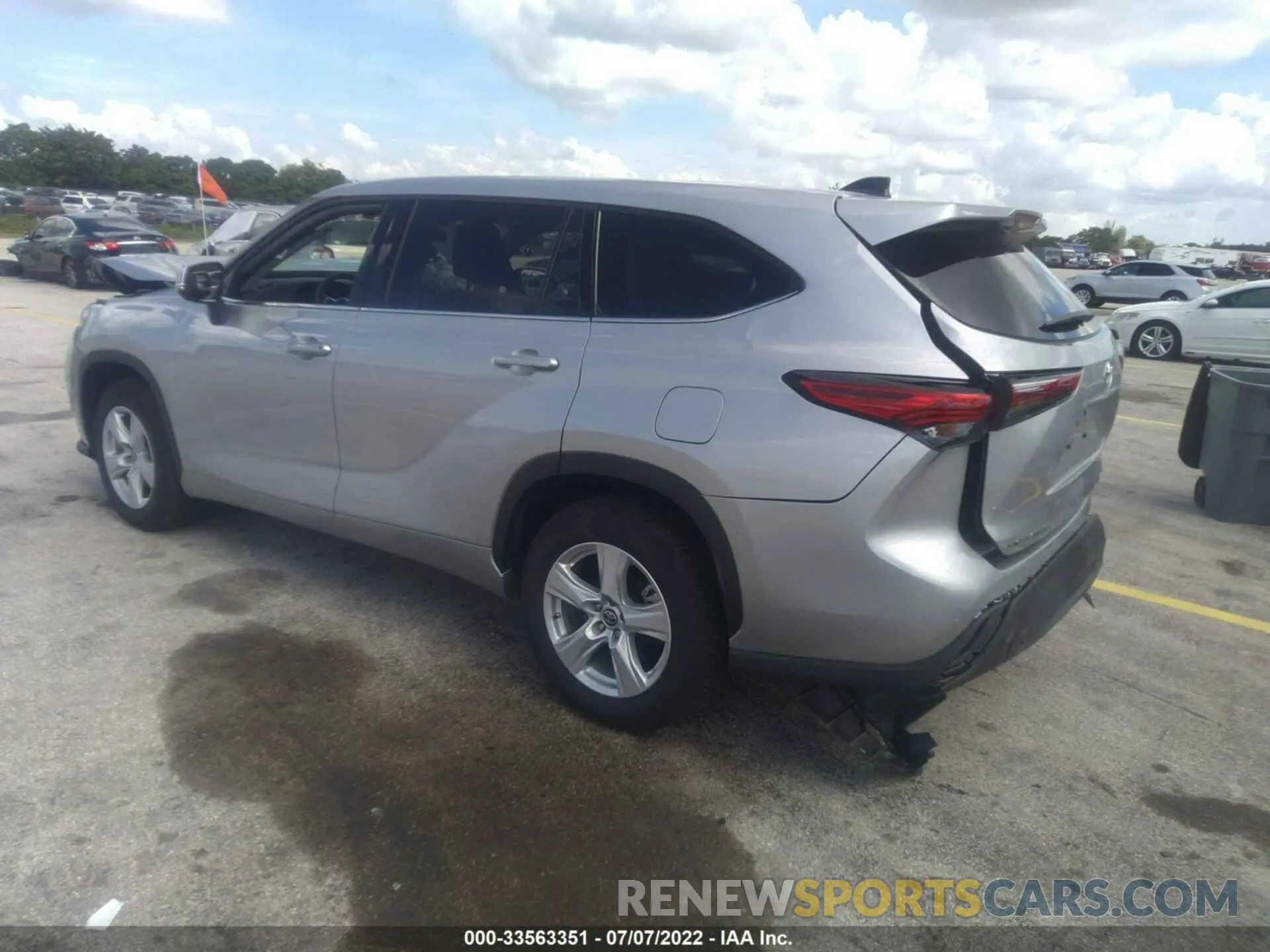 3 fotografías del automóvil dañado 5TDZZRAH4NS113685 TOYOTA HIGHLANDER 2022