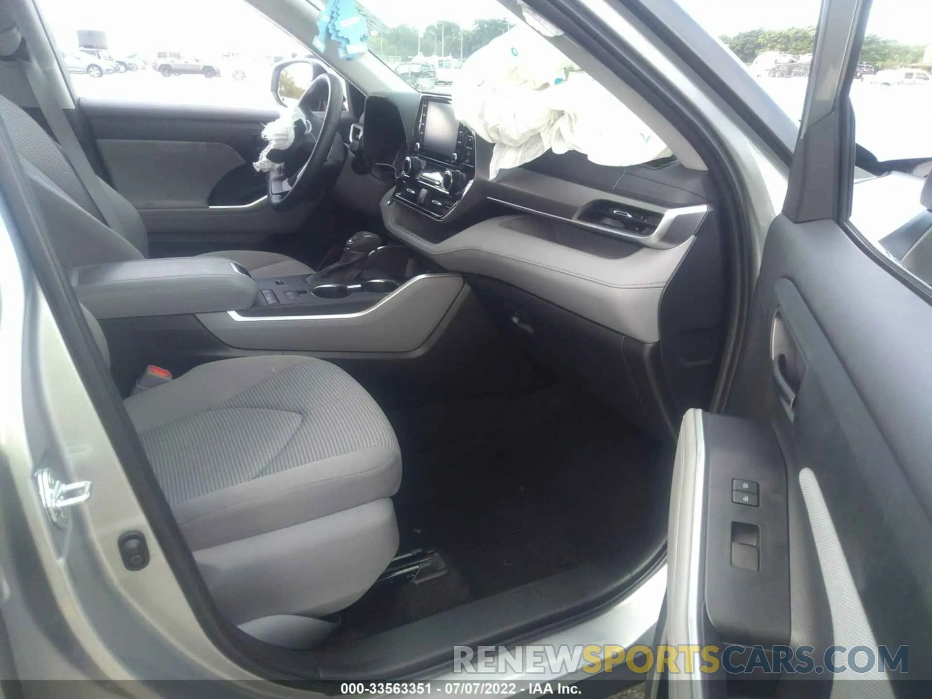 5 fotografías del automóvil dañado 5TDZZRAH4NS113685 TOYOTA HIGHLANDER 2022
