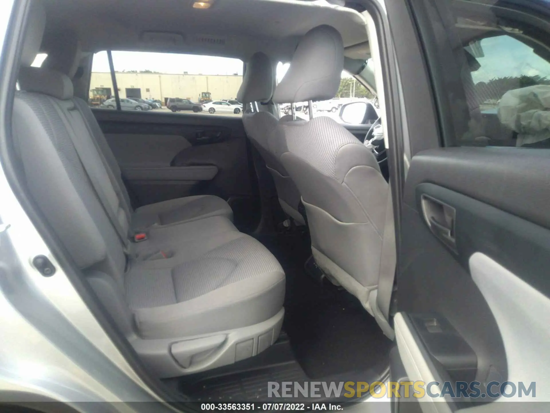 8 fotografías del automóvil dañado 5TDZZRAH4NS113685 TOYOTA HIGHLANDER 2022