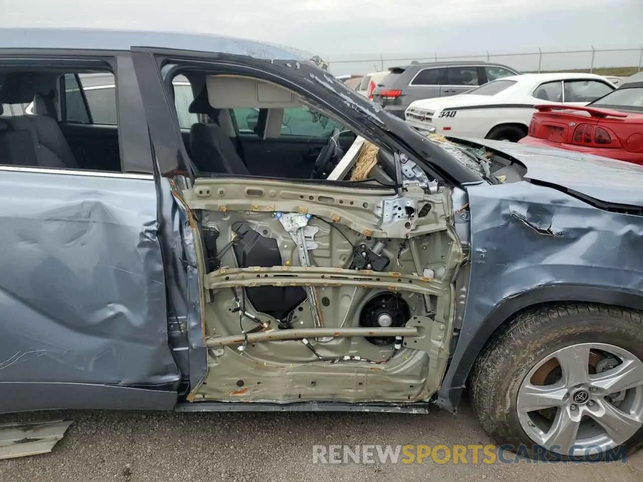 9 fotografías del automóvil dañado 5TDZZRAH5NS114005 TOYOTA HIGHLANDER 2022