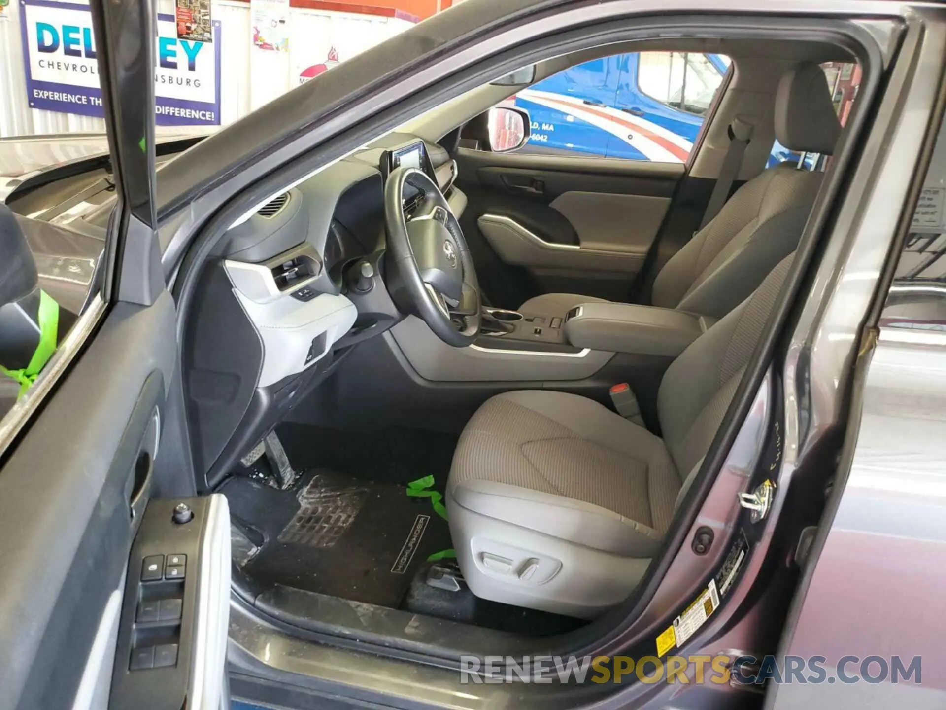 17 fotografías del automóvil dañado 5TDZZRAHXNS559355 TOYOTA HIGHLANDER 2022