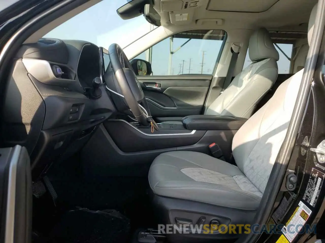 7 fotografías del automóvil dañado 5TDAARAH8PS018263 TOYOTA HIGHLANDER 2023