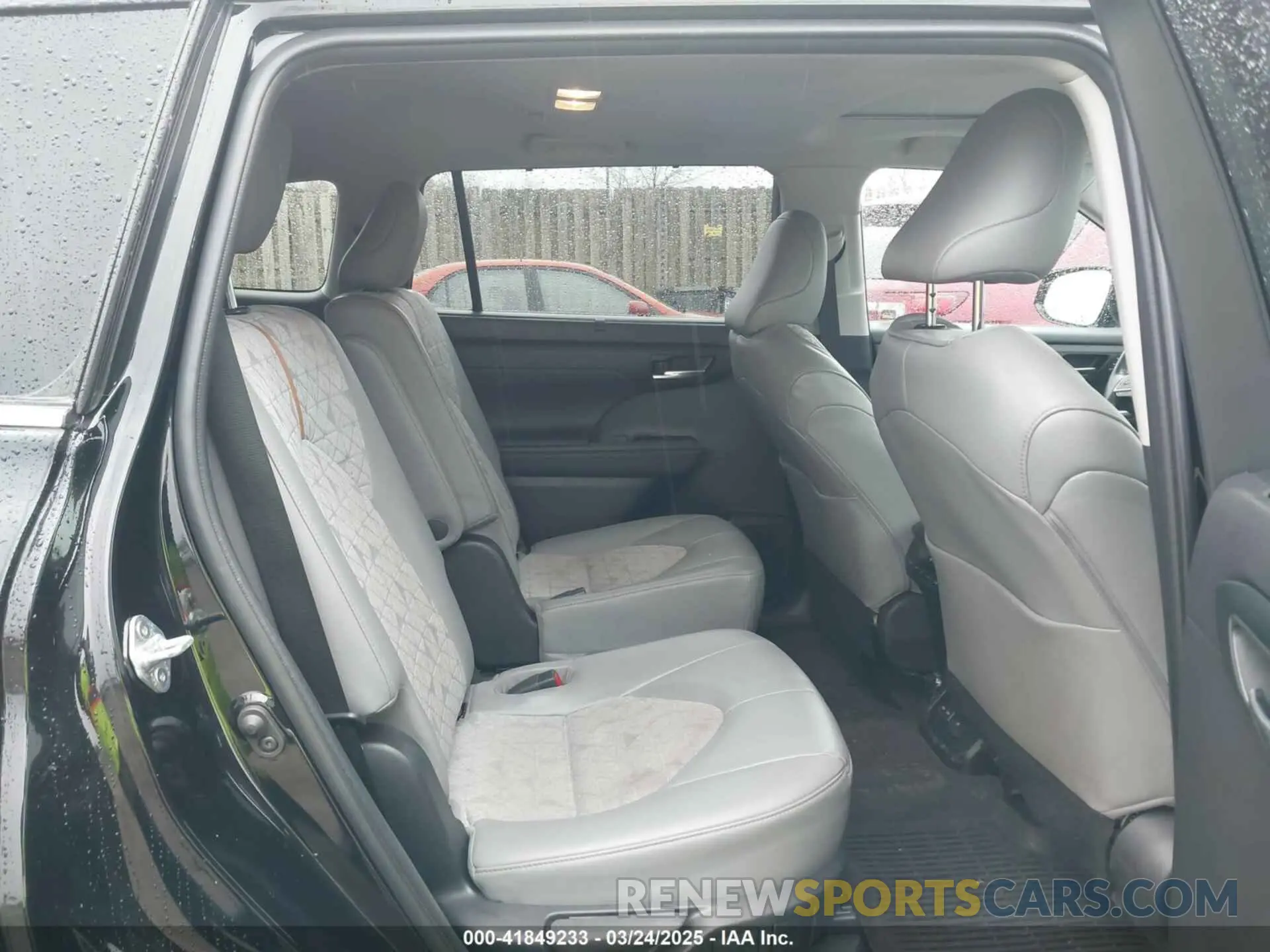 8 fotografías del automóvil dañado 5TDABRCH0PS564355 TOYOTA HIGHLANDER 2023