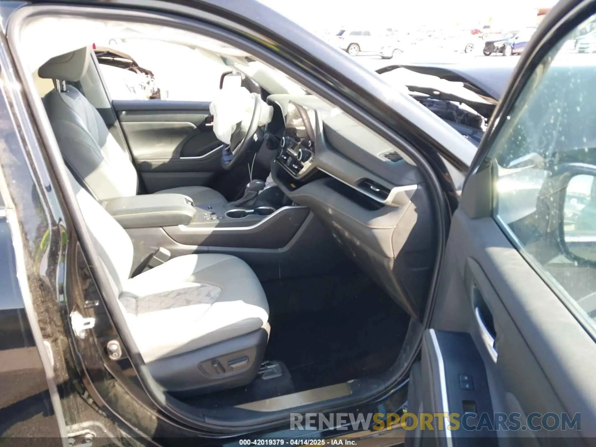 5 fotografías del automóvil dañado 5TDABRCH5PS567073 TOYOTA HIGHLANDER 2023