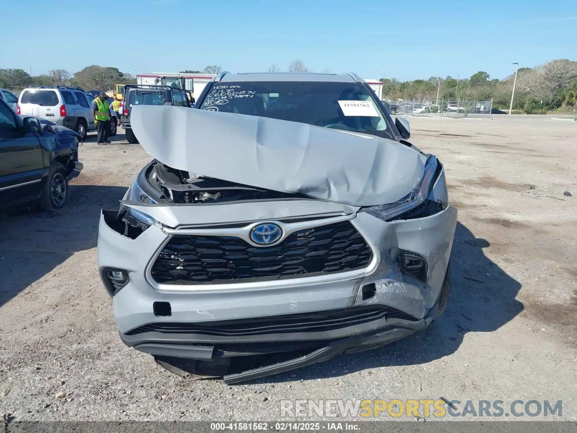 12 fotografías del automóvil dañado 5TDABRCH6PS570094 TOYOTA HIGHLANDER 2023