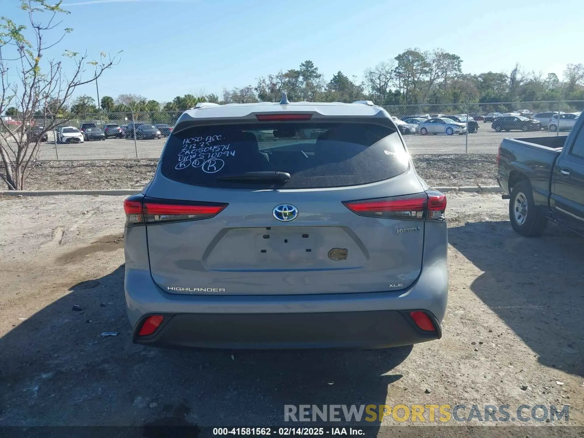 16 fotografías del automóvil dañado 5TDABRCH6PS570094 TOYOTA HIGHLANDER 2023