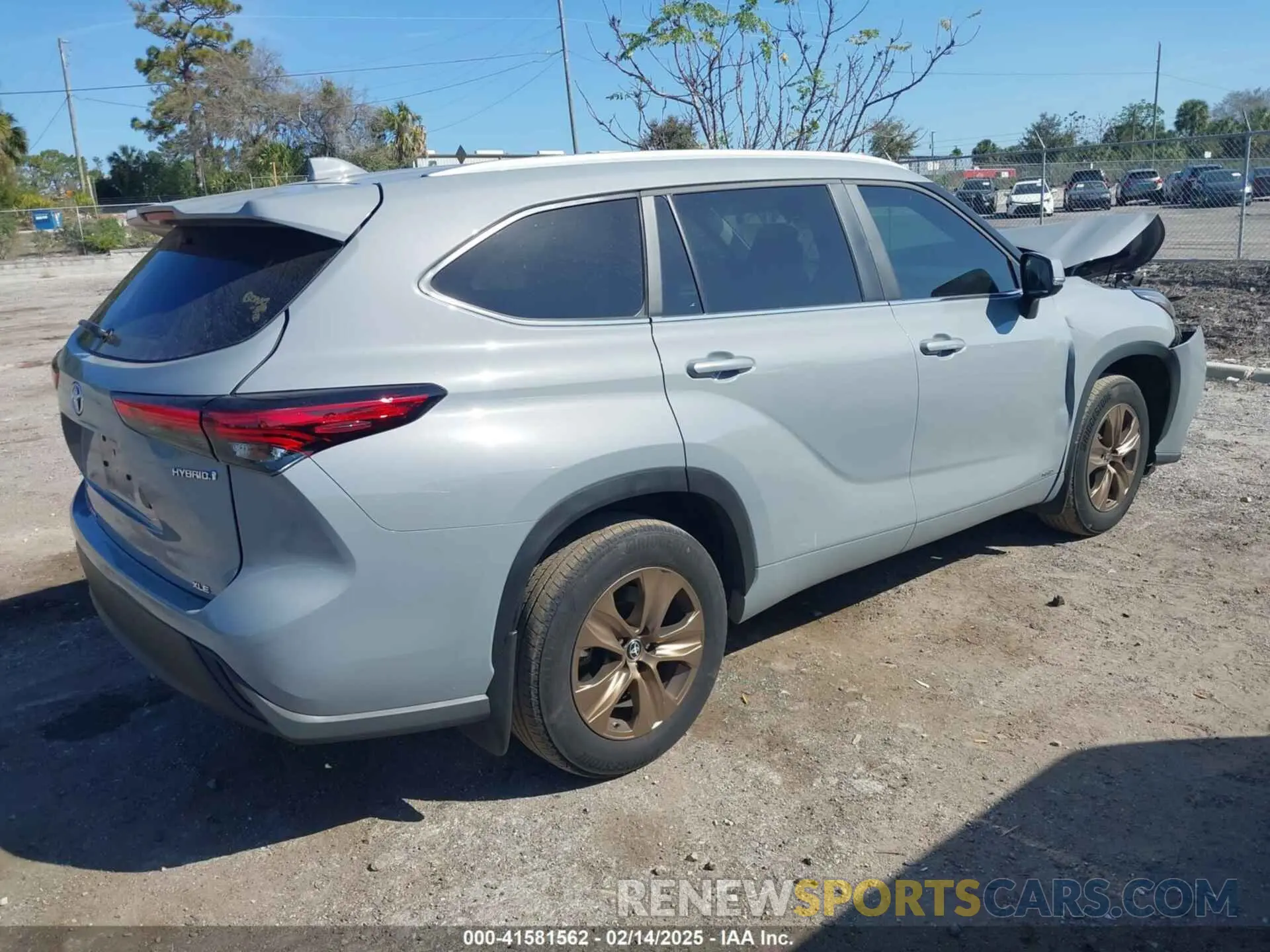 4 fotografías del automóvil dañado 5TDABRCH6PS570094 TOYOTA HIGHLANDER 2023