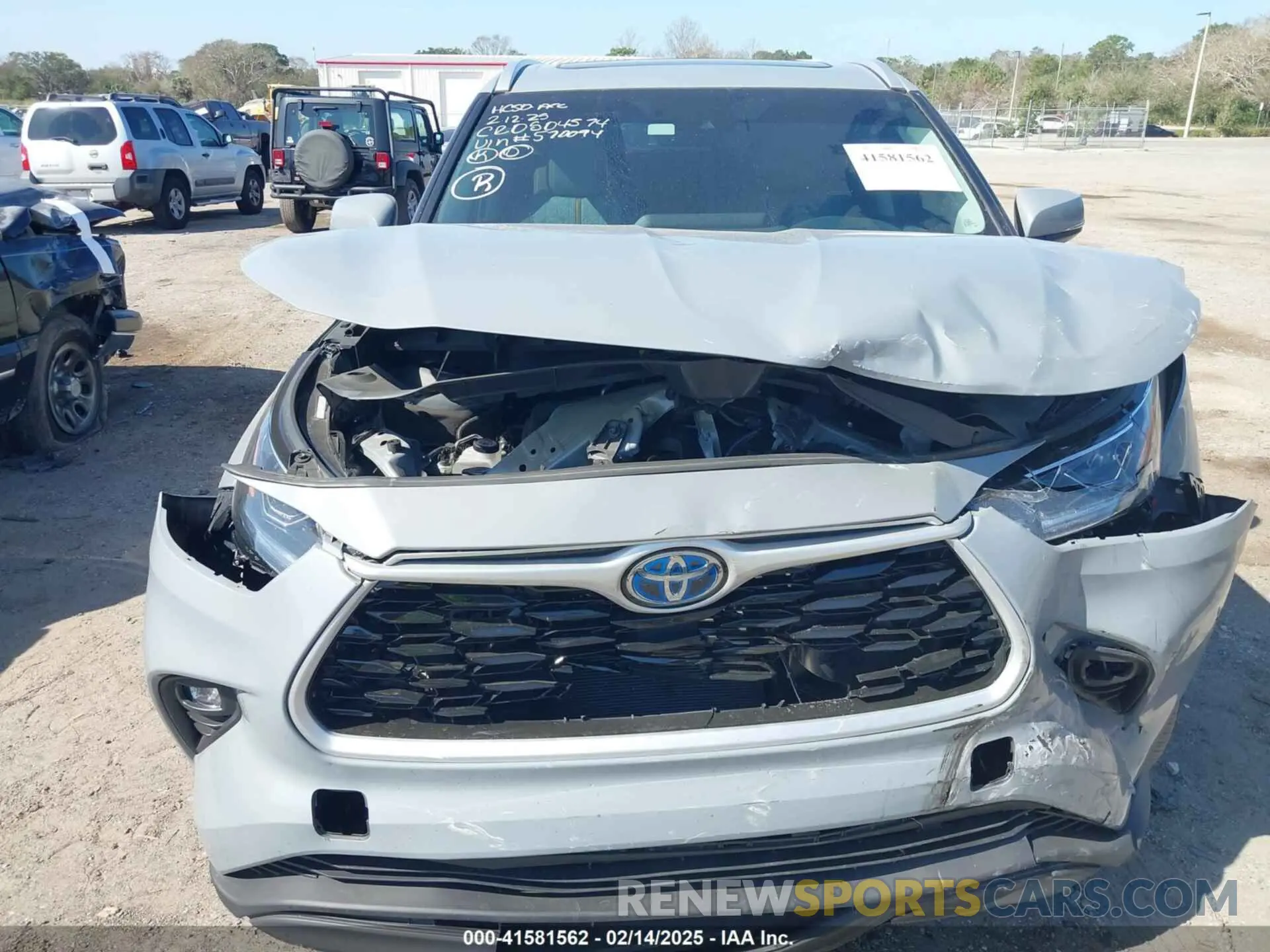 6 fotografías del automóvil dañado 5TDABRCH6PS570094 TOYOTA HIGHLANDER 2023