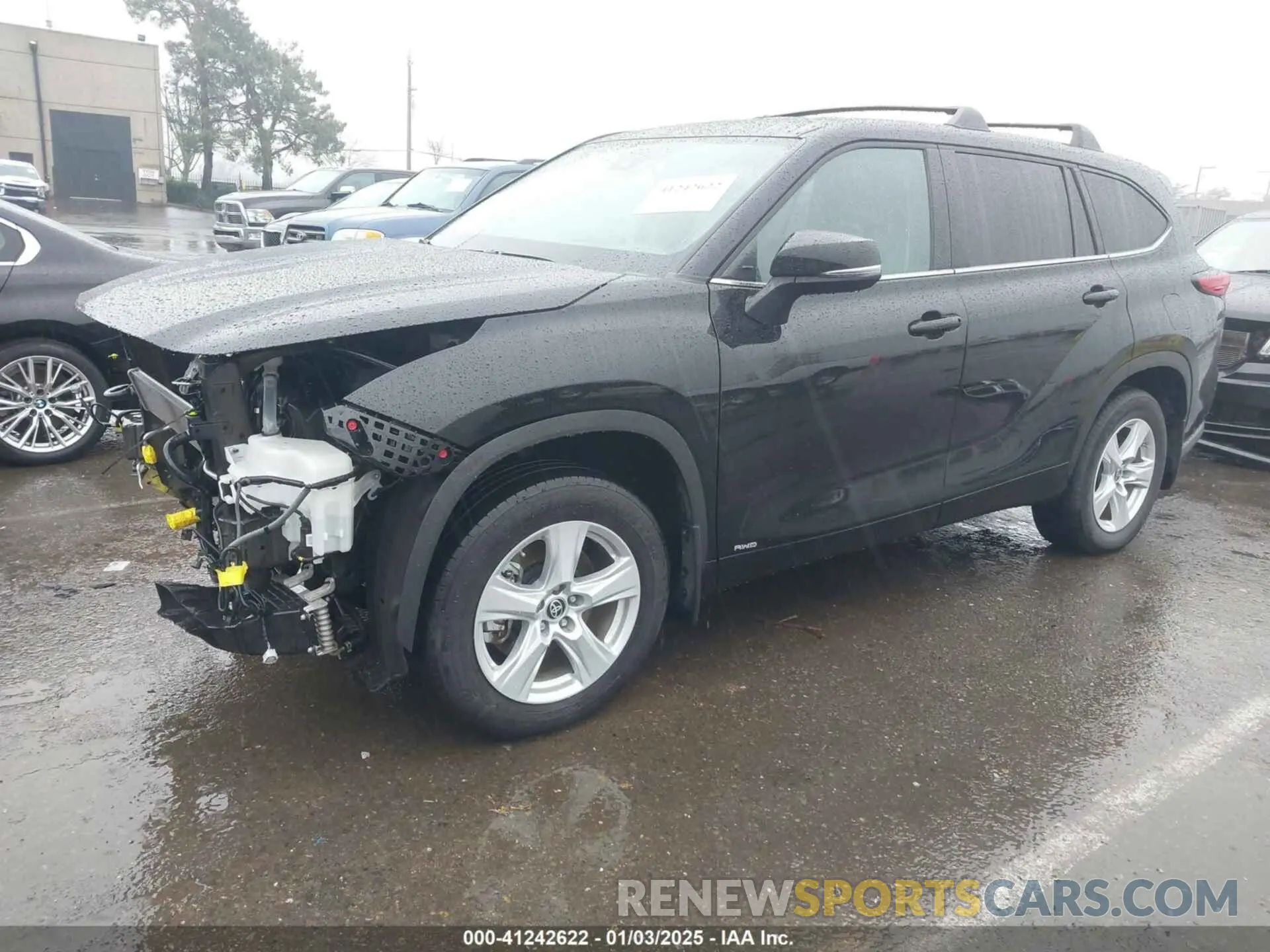 2 fotografías del automóvil dañado 5TDBBRCH0PS112135 TOYOTA HIGHLANDER 2023