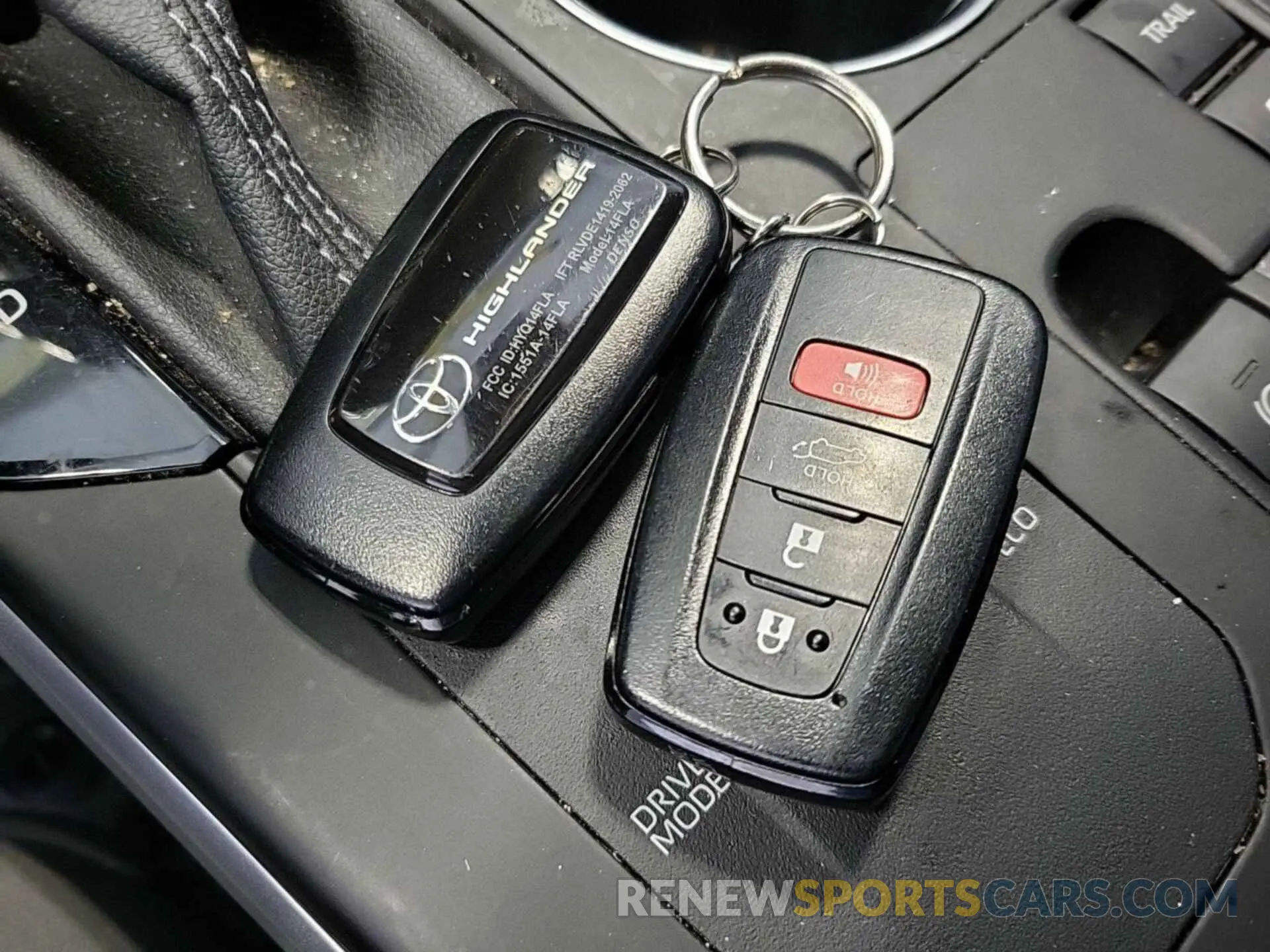 13 fotografías del automóvil dañado 5TDBBRCH7PS591671 TOYOTA HIGHLANDER 2023