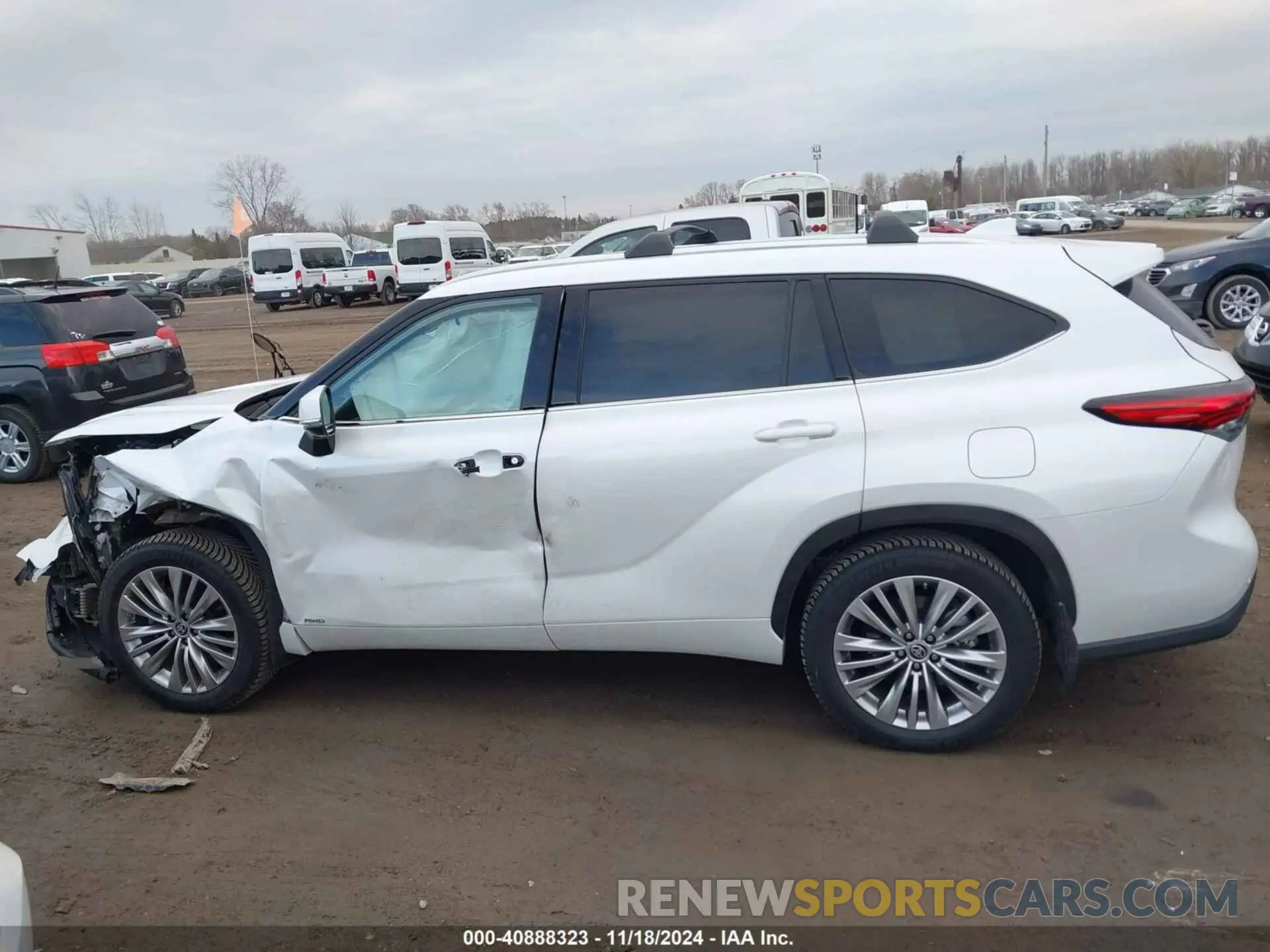 14 fotografías del automóvil dañado 5TDEBRCH0PS573347 TOYOTA HIGHLANDER 2023