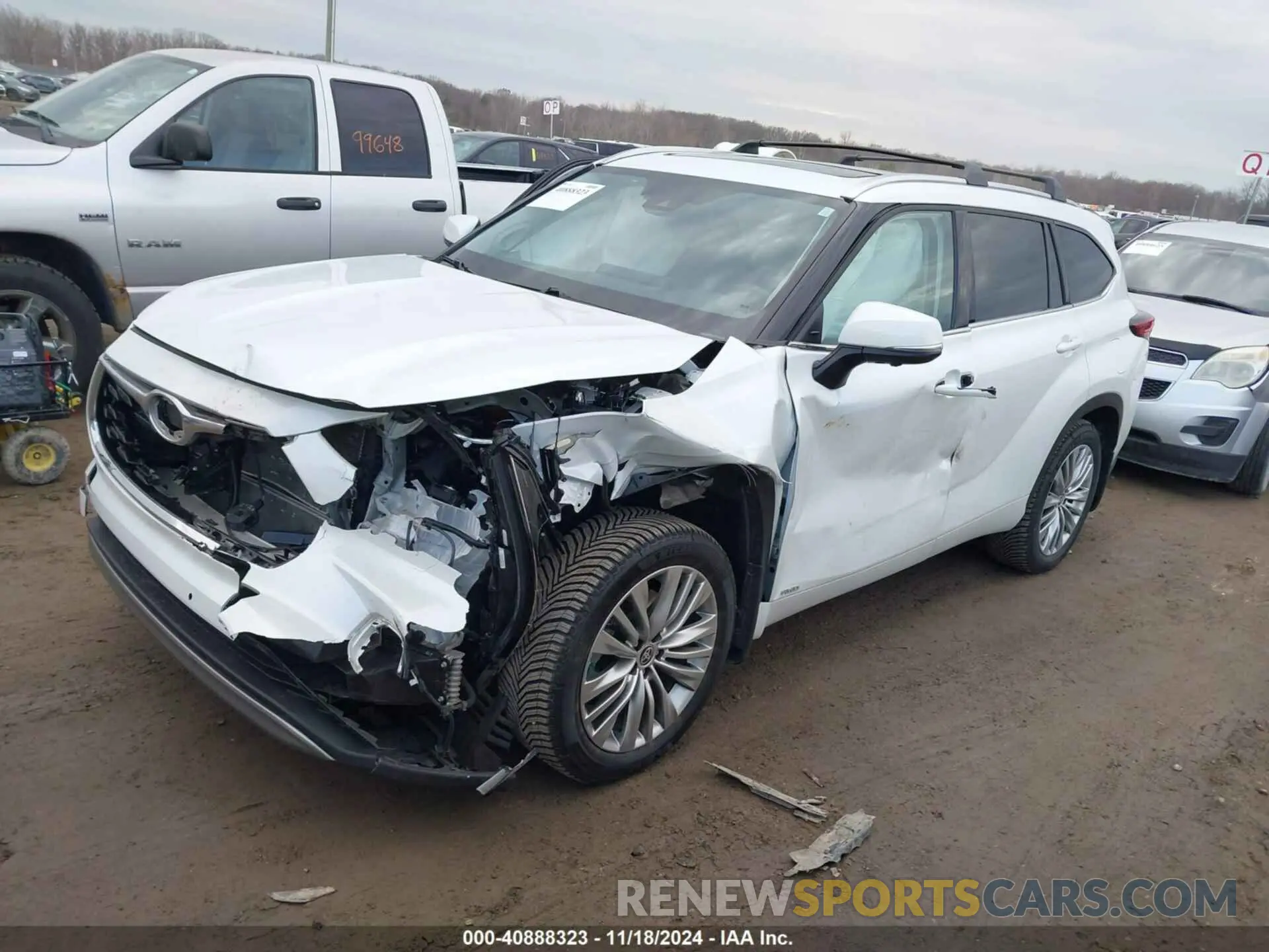 2 fotografías del automóvil dañado 5TDEBRCH0PS573347 TOYOTA HIGHLANDER 2023