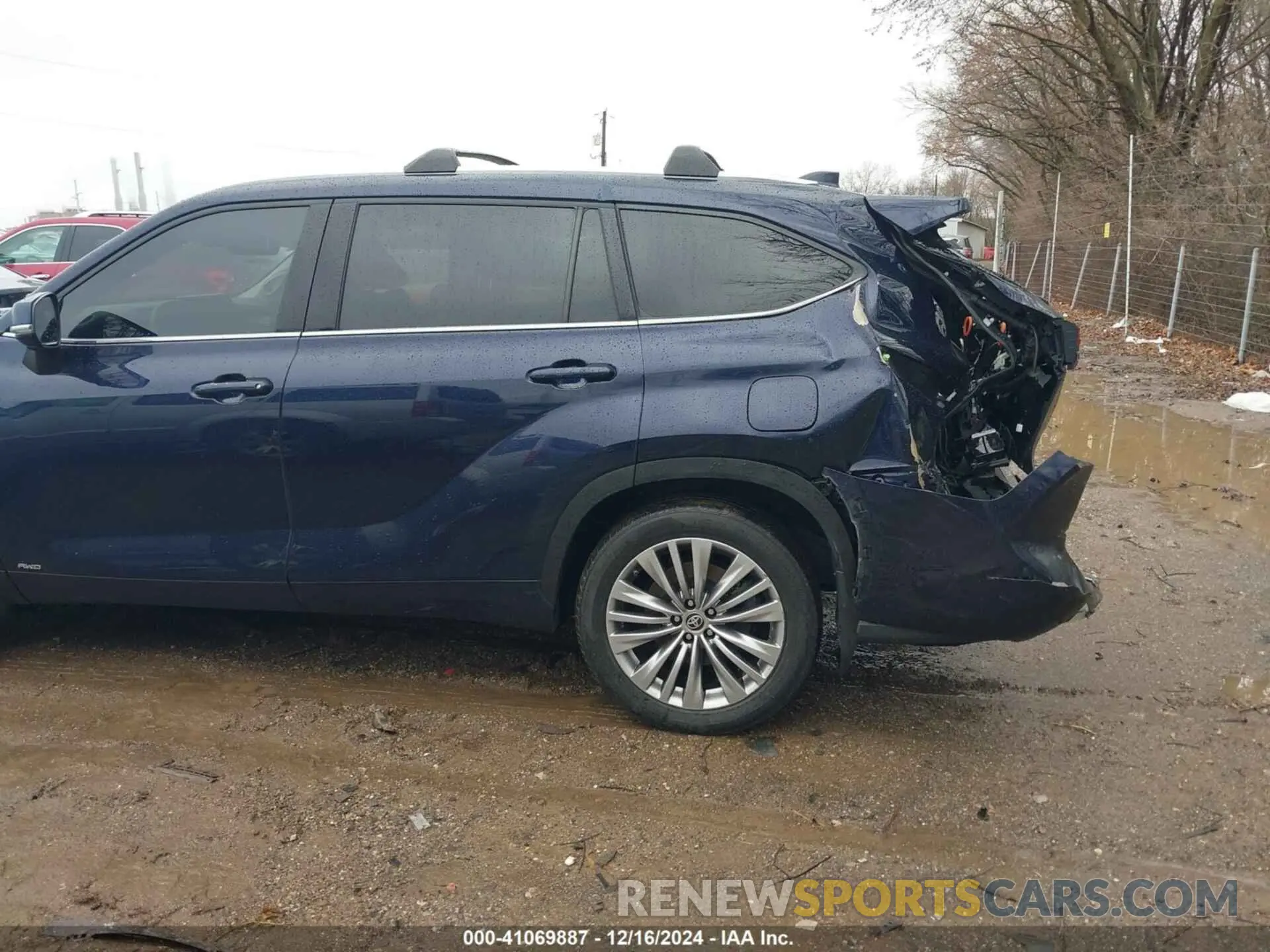14 fotografías del automóvil dañado 5TDEBRCH4PS107887 TOYOTA HIGHLANDER 2023
