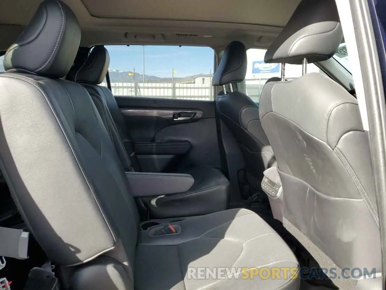 11 fotografías del automóvil dañado 5TDEBRCH4PS117349 TOYOTA HIGHLANDER 2023