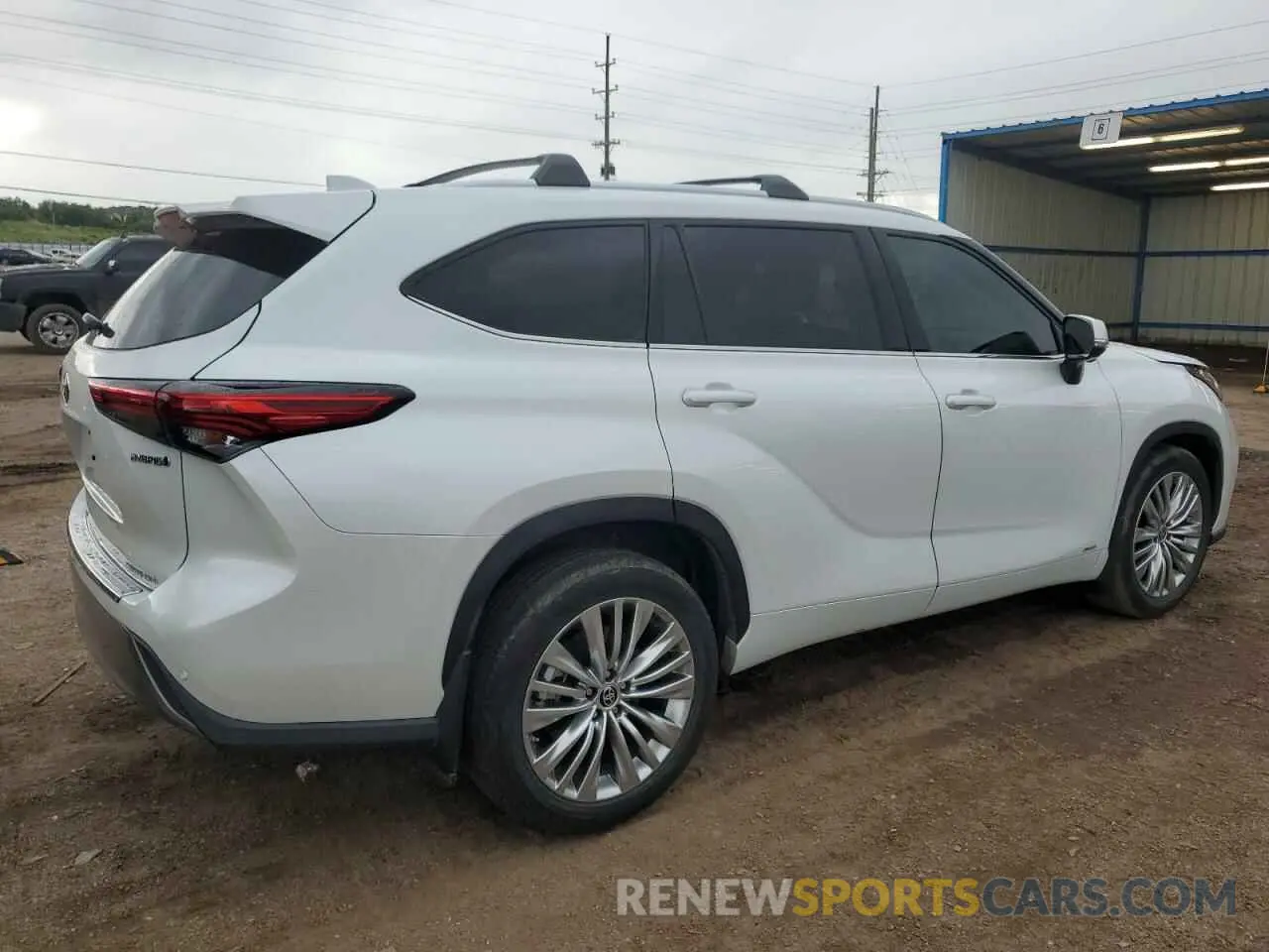 3 fotografías del automóvil dañado 5TDEBRCH6PS127364 TOYOTA HIGHLANDER 2023