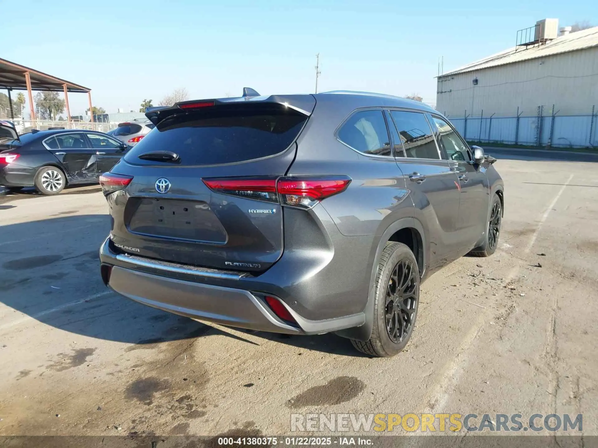 4 fotografías del automóvil dañado 5TDEBRCH8PS108251 TOYOTA HIGHLANDER 2023