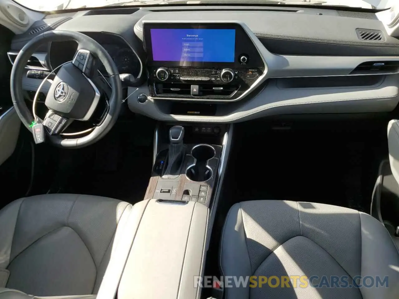 8 fotografías del automóvil dañado 5TDEBRCH9PS123745 TOYOTA HIGHLANDER 2023
