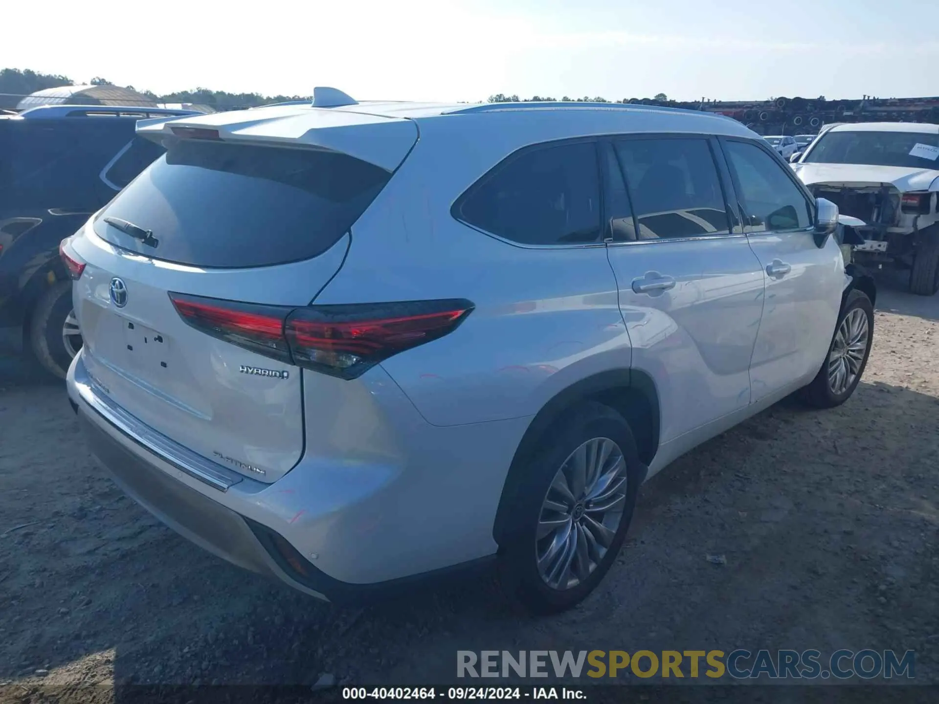 4 fotografías del automóvil dañado 5TDFARAH7PS527184 TOYOTA HIGHLANDER 2023