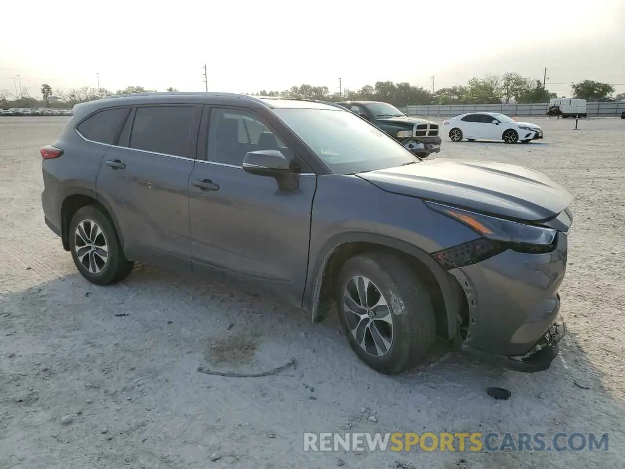 4 fotografías del automóvil dañado 5TDKARAHXPS018902 TOYOTA HIGHLANDER 2023