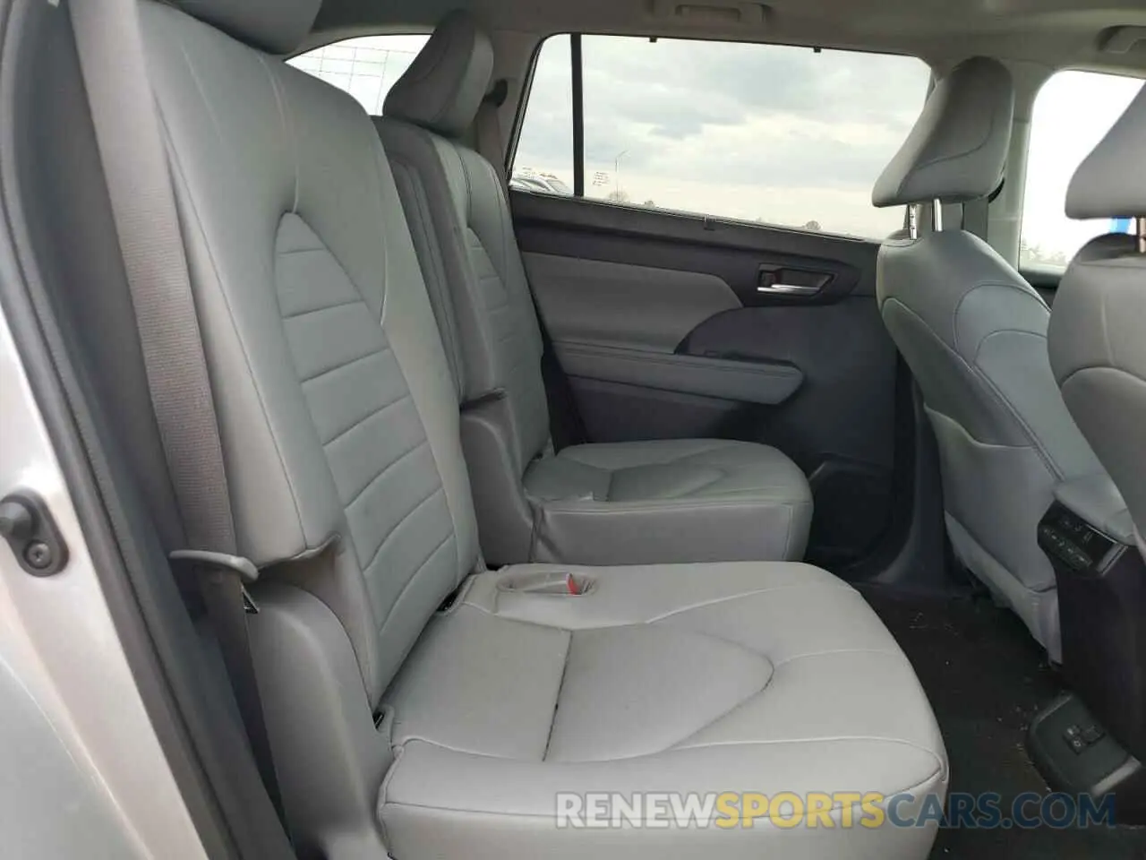 11 fotografías del automóvil dañado 5TDKBRCH1PS125346 TOYOTA HIGHLANDER 2023