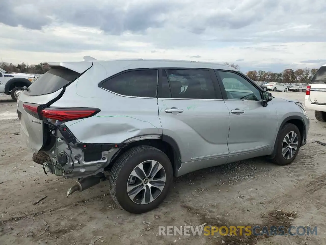 3 fotografías del automóvil dañado 5TDKBRCH1PS125346 TOYOTA HIGHLANDER 2023