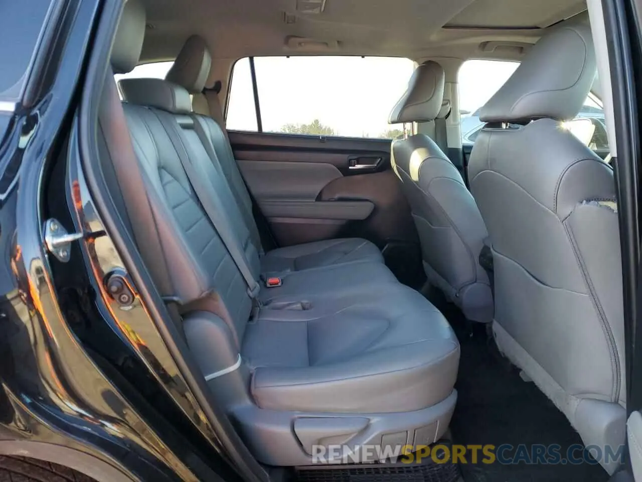 11 fotografías del automóvil dañado 5TDKBRCH2PS120656 TOYOTA HIGHLANDER 2023
