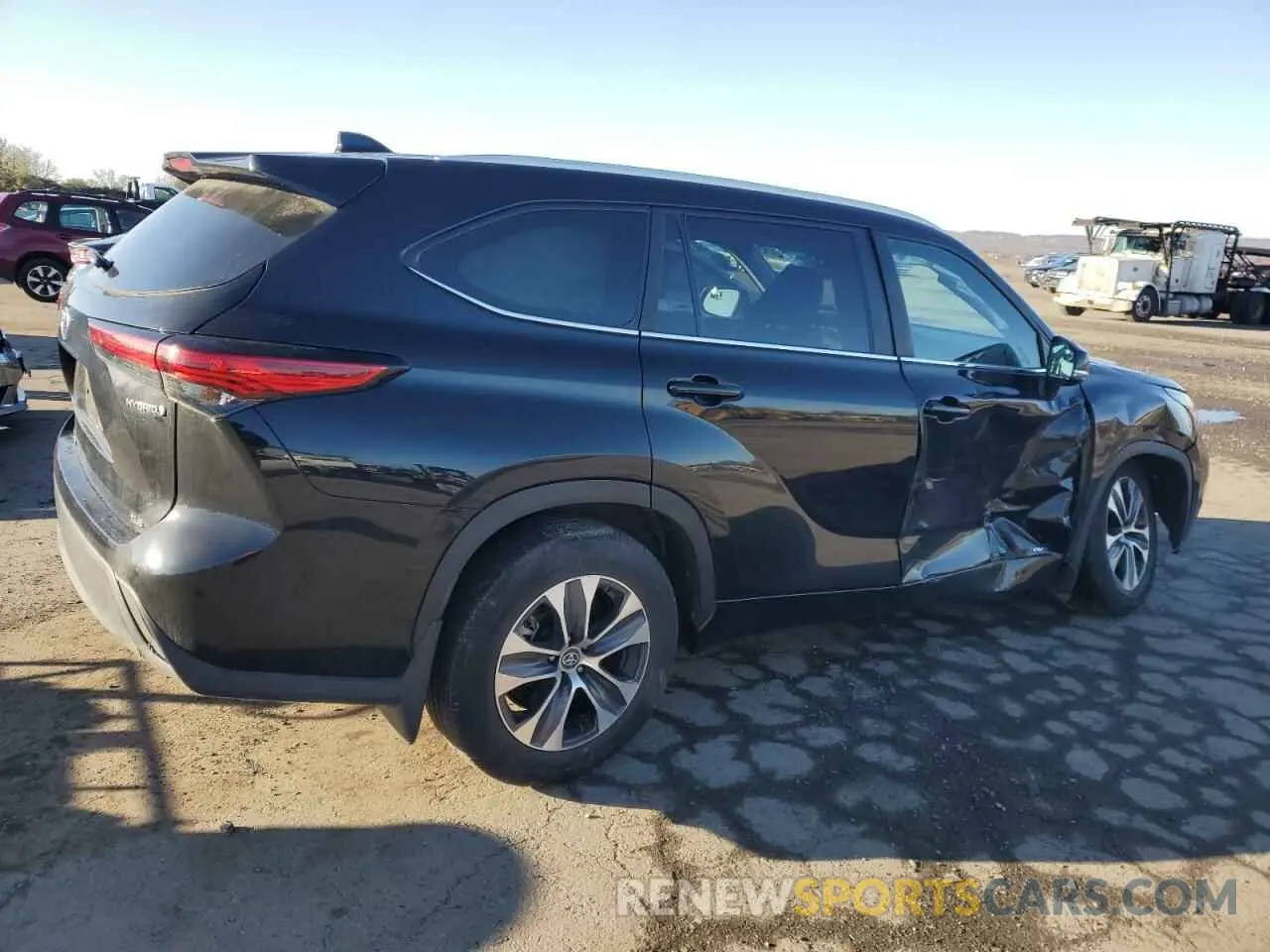 3 fotografías del automóvil dañado 5TDKBRCH2PS120656 TOYOTA HIGHLANDER 2023