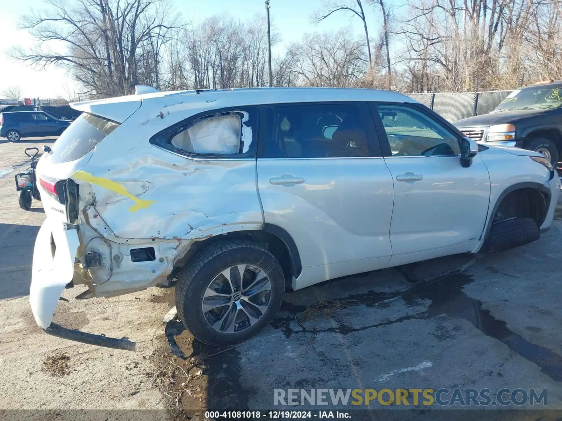 14 fotografías del automóvil dañado 5TDKBRCH3PS116079 TOYOTA HIGHLANDER 2023