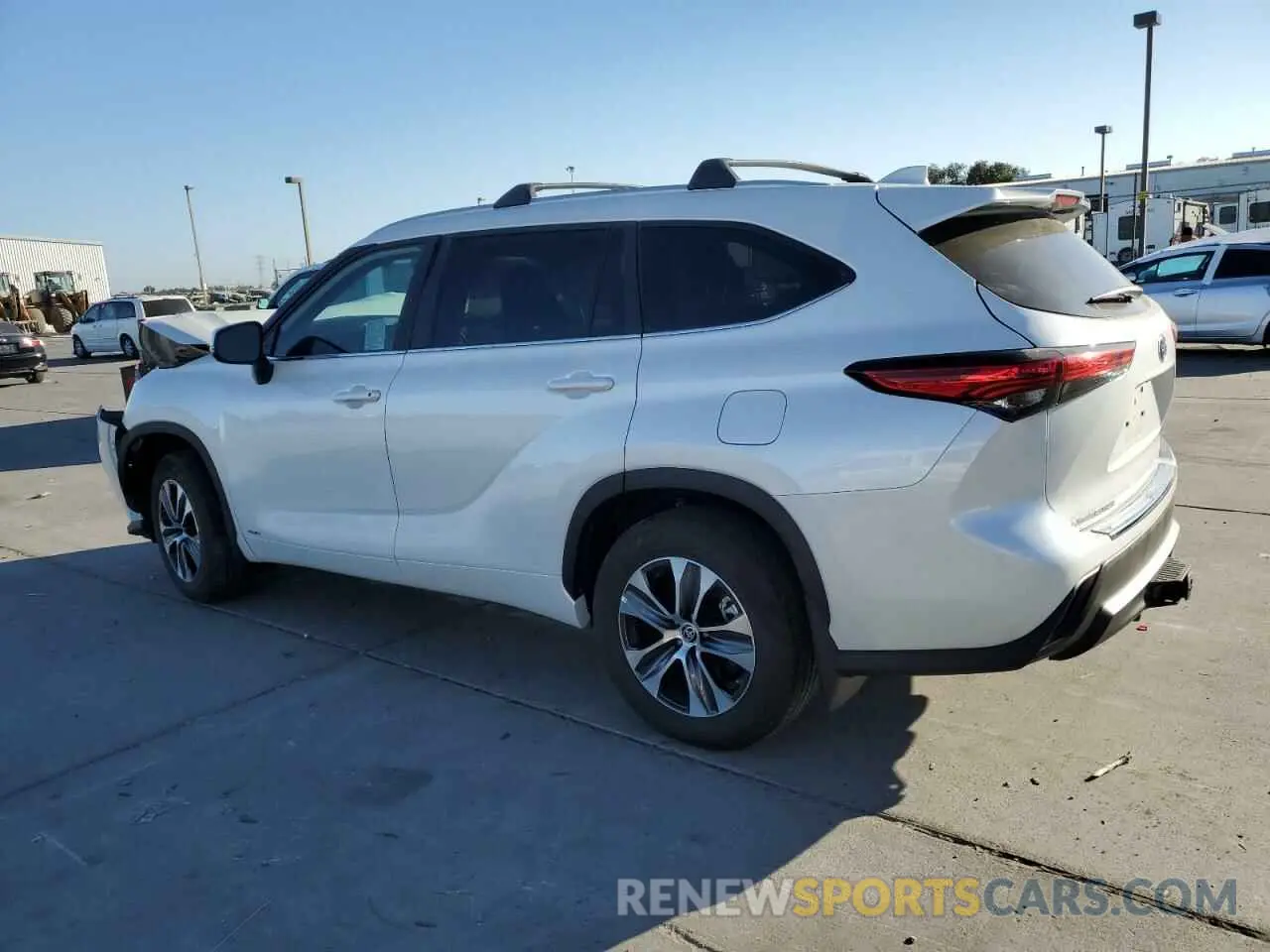 2 fotografías del automóvil dañado 5TDKBRCH4PS113997 TOYOTA HIGHLANDER 2023