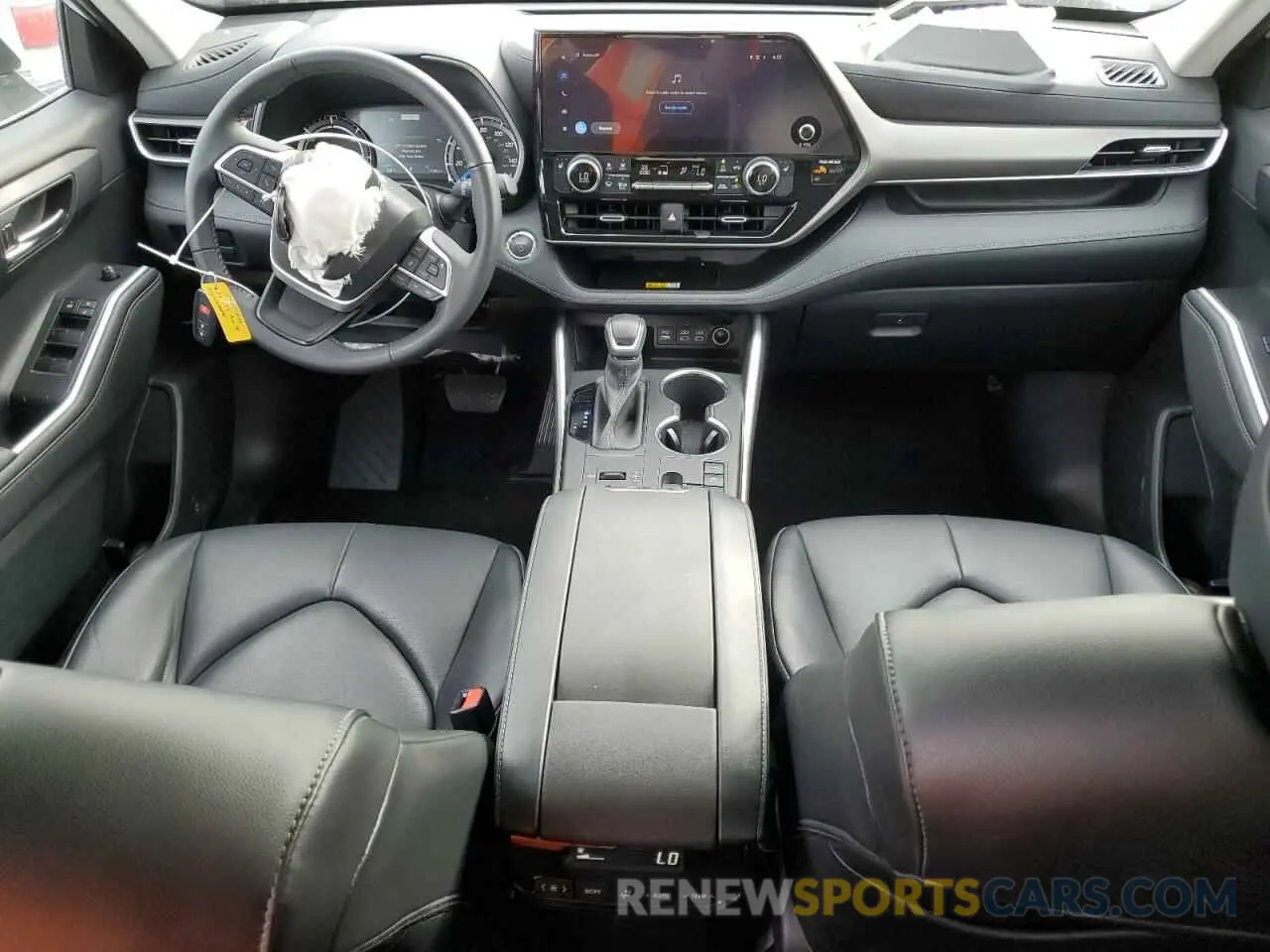 8 fotografías del automóvil dañado 5TDKBRCH4PS113997 TOYOTA HIGHLANDER 2023