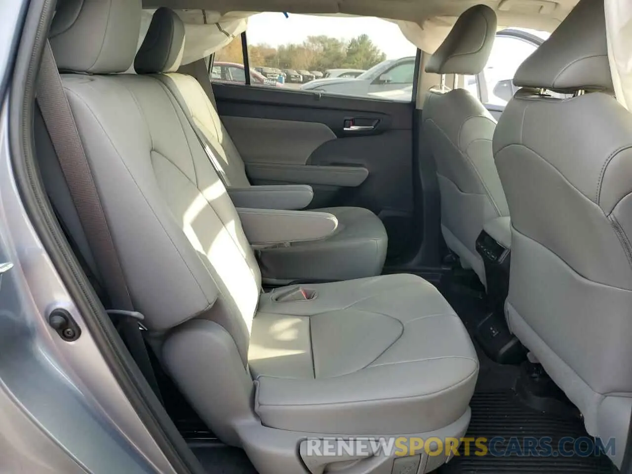 11 fotografías del automóvil dañado 5TDKBRCH4PS581695 TOYOTA HIGHLANDER 2023